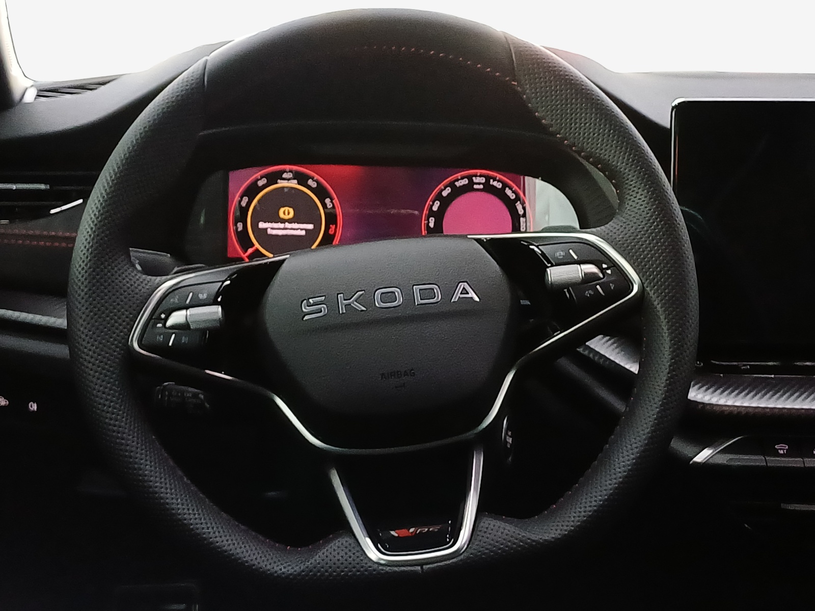 SKODA Octavia Combi 2.0 TSI DSG RS 30 Years Edition-image-9
