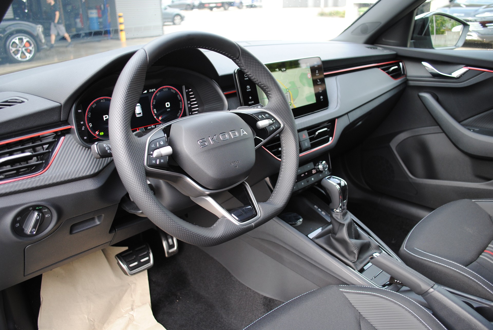 SKODA Kamiq 1.5 TSI Monte Carlo DSG-image-12