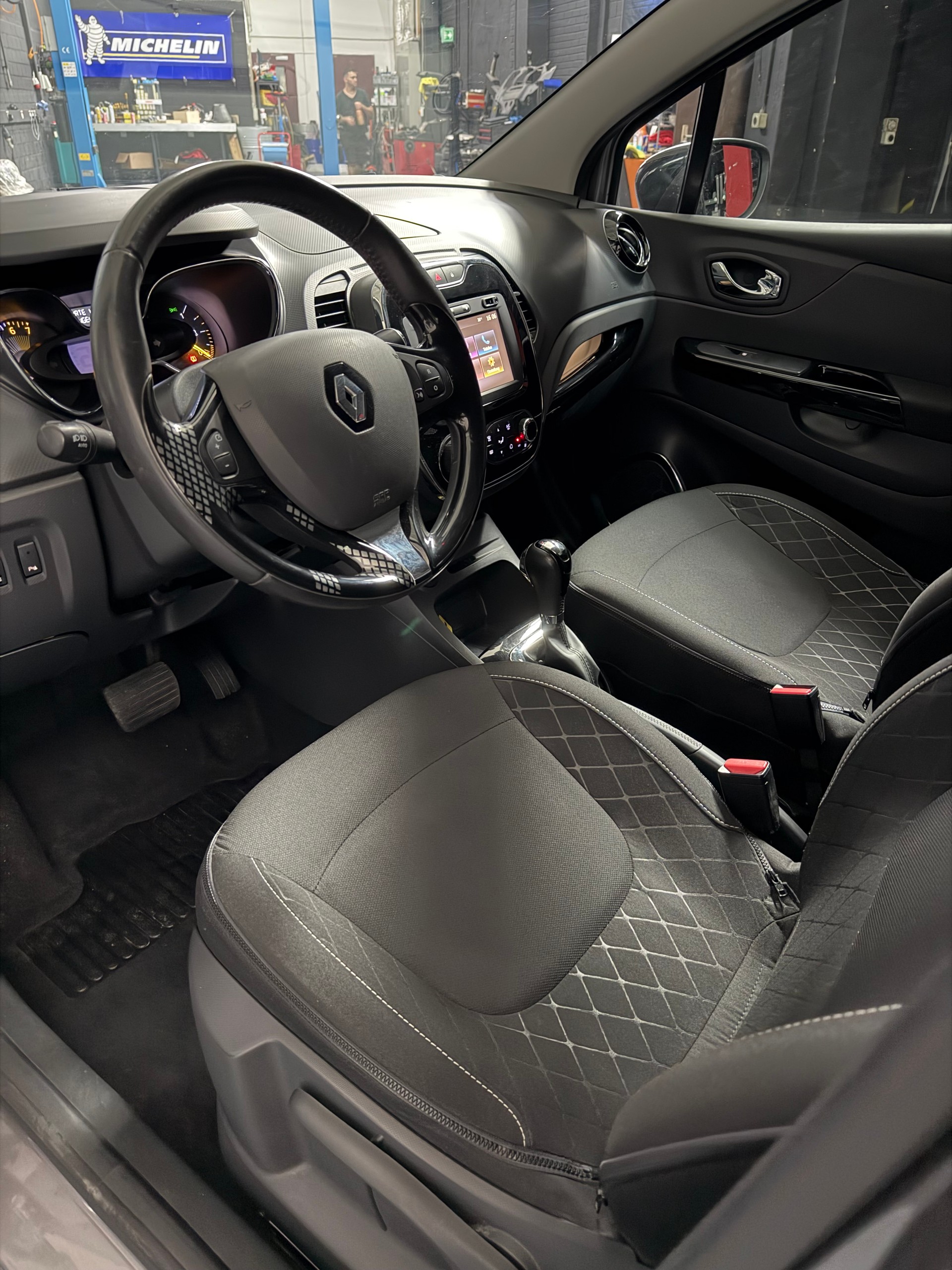 RENAULT Captur 1.2 T 16V Outdoor EDC-image-3