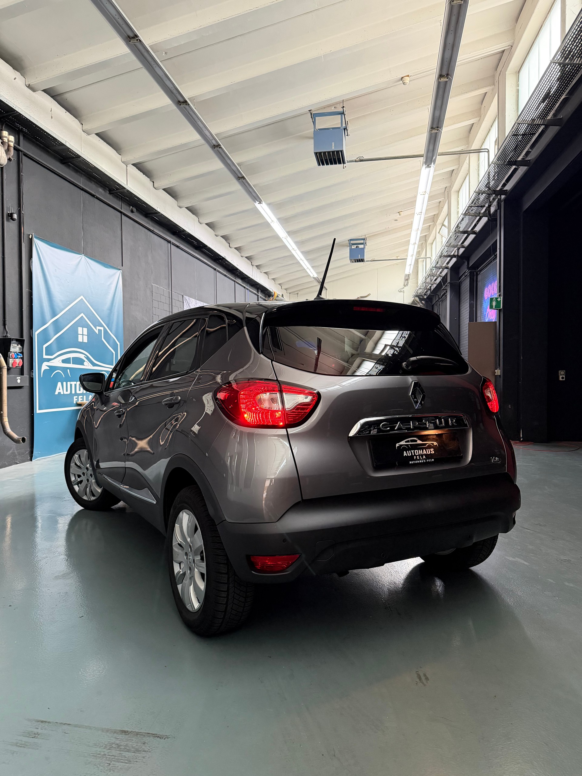 RENAULT Captur 1.2 T 16V Outdoor EDC-image-2