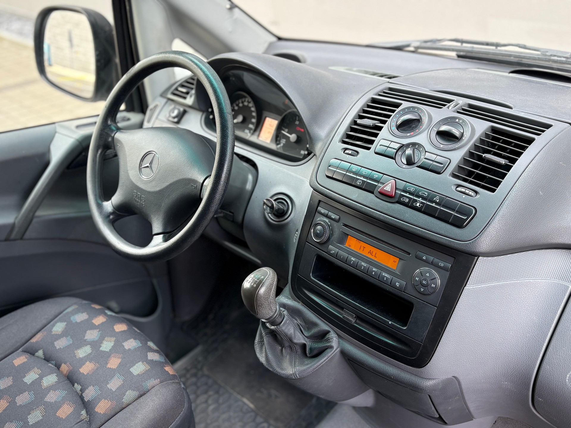 MERCEDES-BENZ Vito 111 CDI L-image-9