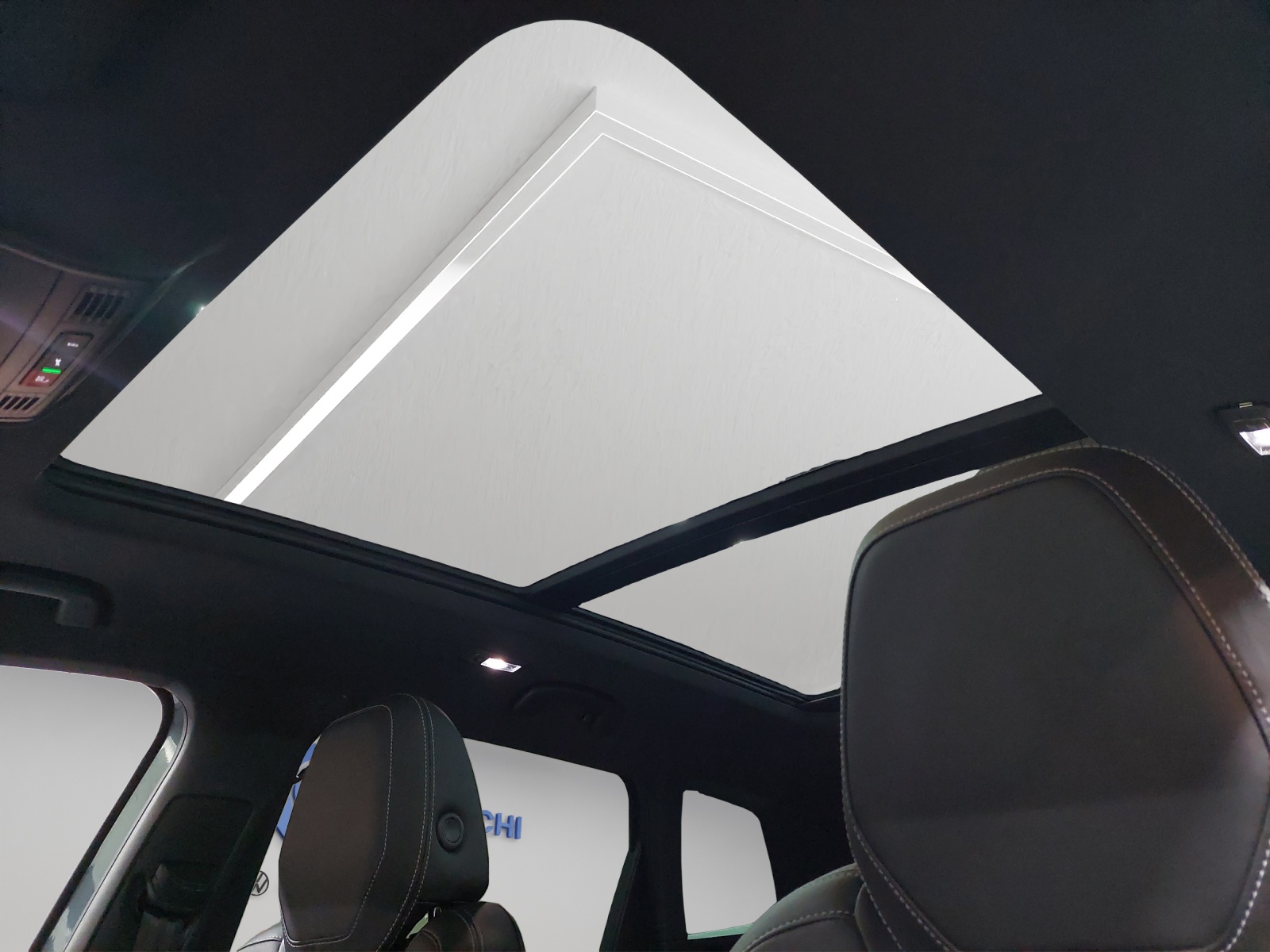 SKODA Karoq 2.0 TSI SportLine 4x4 DSG-image-11