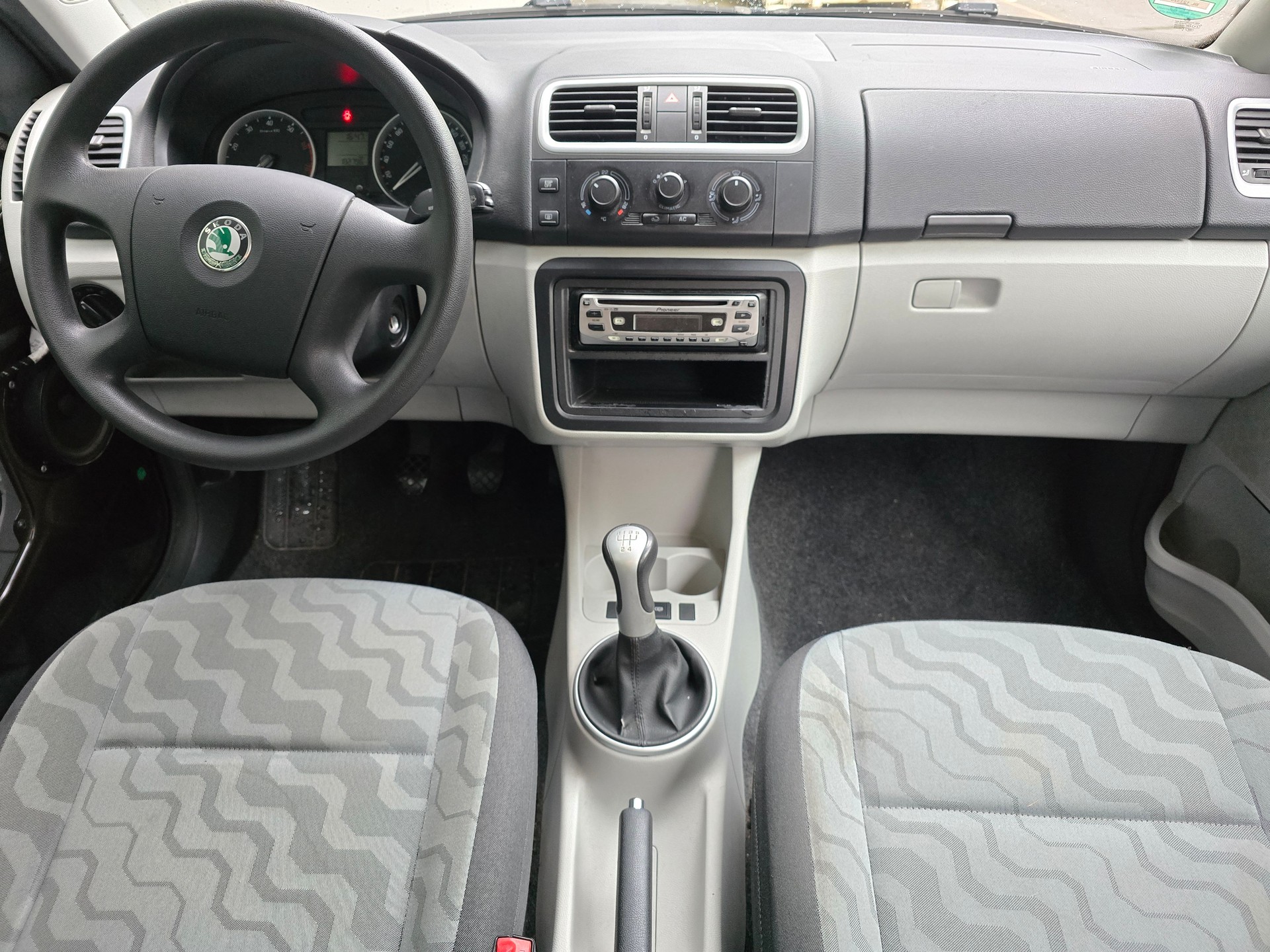 SKODA Fabia 1.2 Entry-image-5