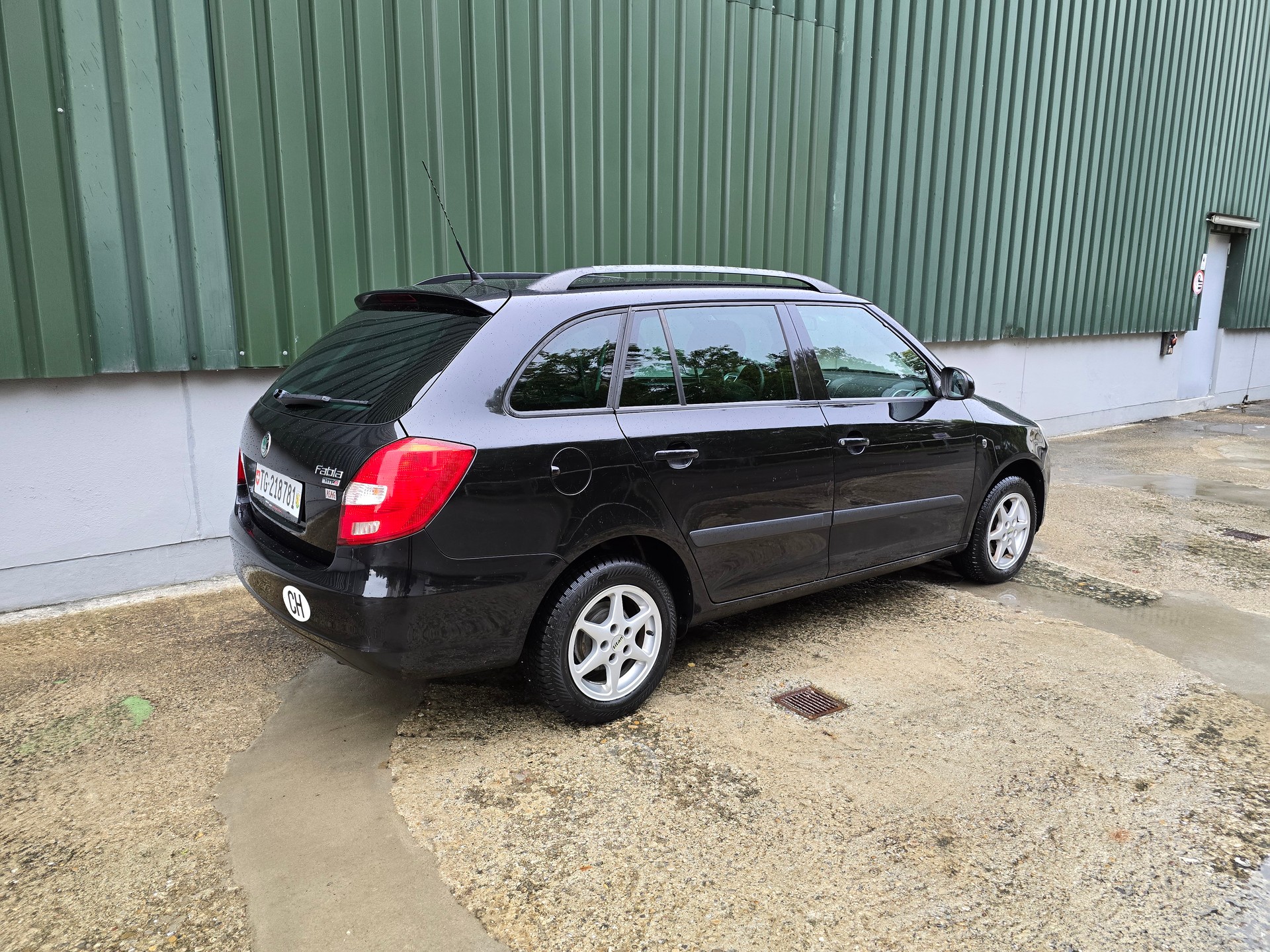 SKODA Fabia 1.2 Entry-image-1
