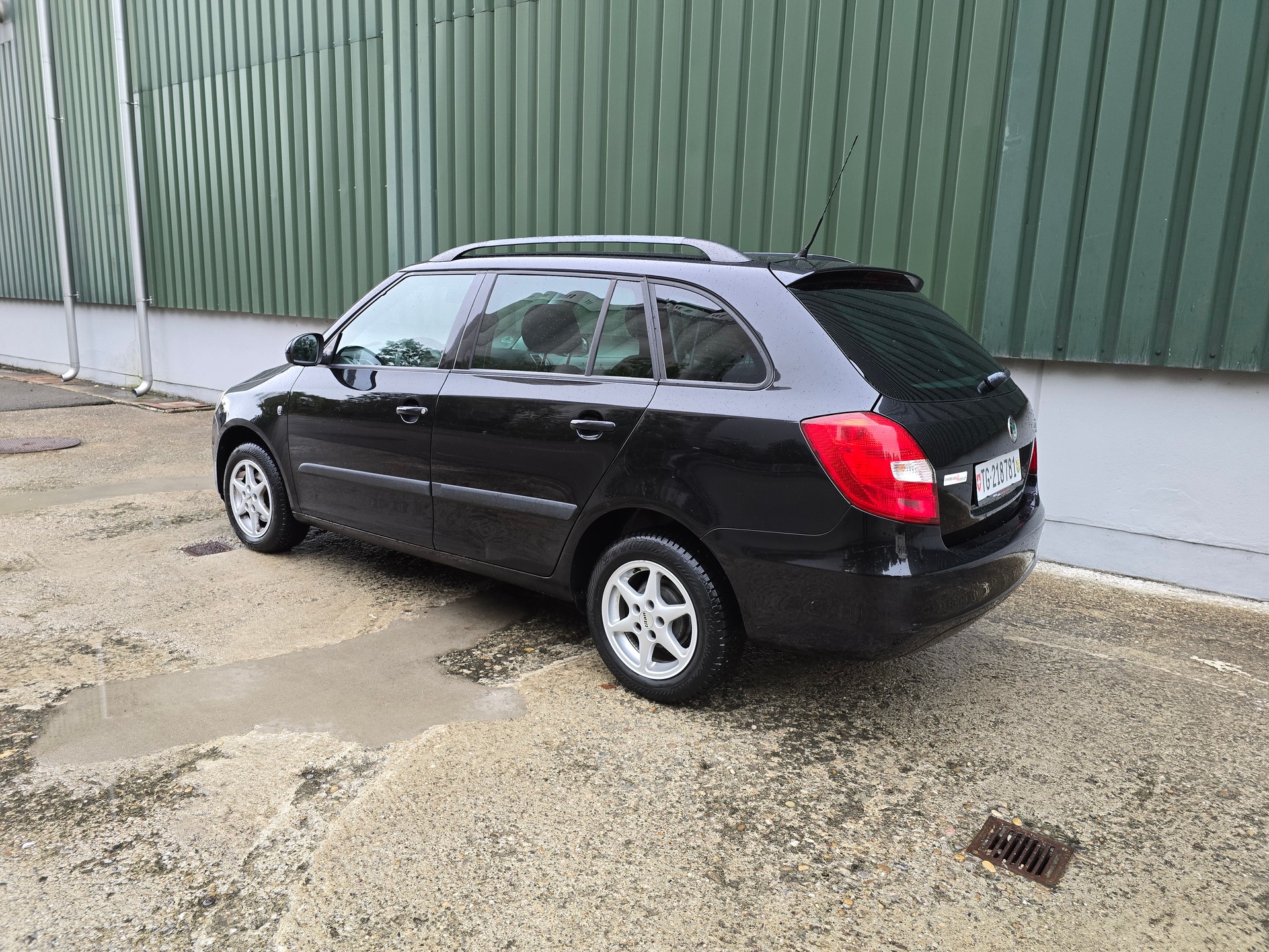 SKODA Fabia 1.2 Entry-image-2