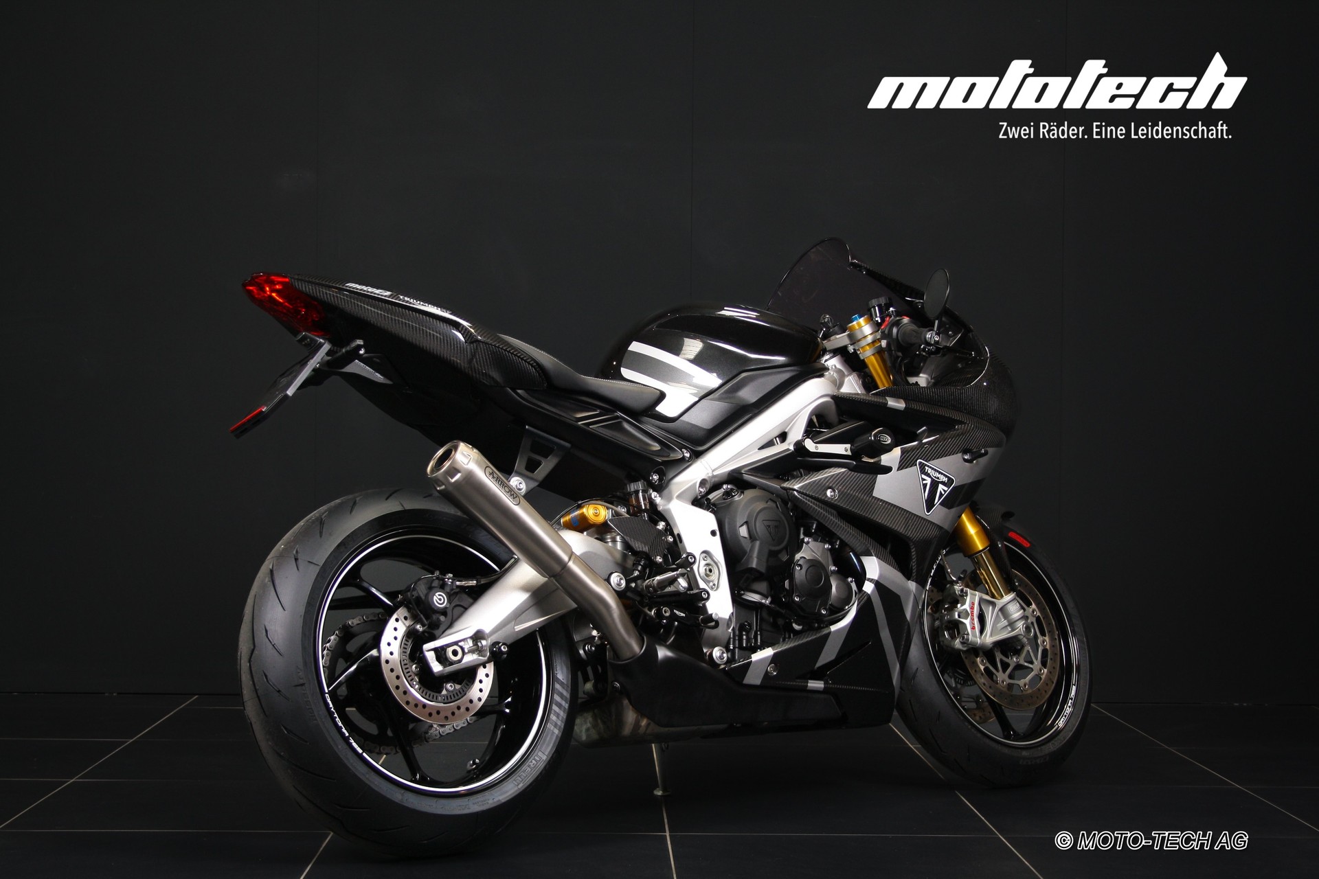 TRIUMPH Moto2TM 765-showroom-element-2