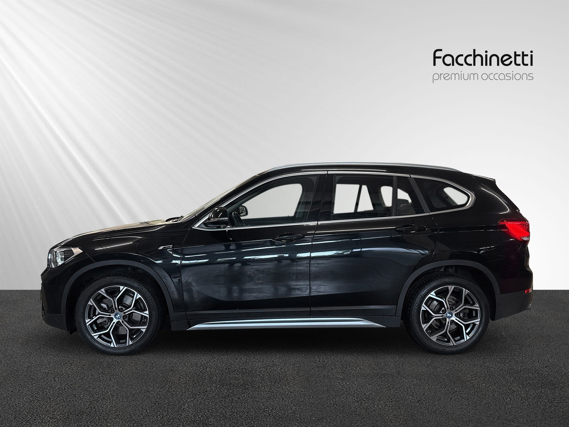 BMW X1 xDrive 25e xLine Steptronic-image-1