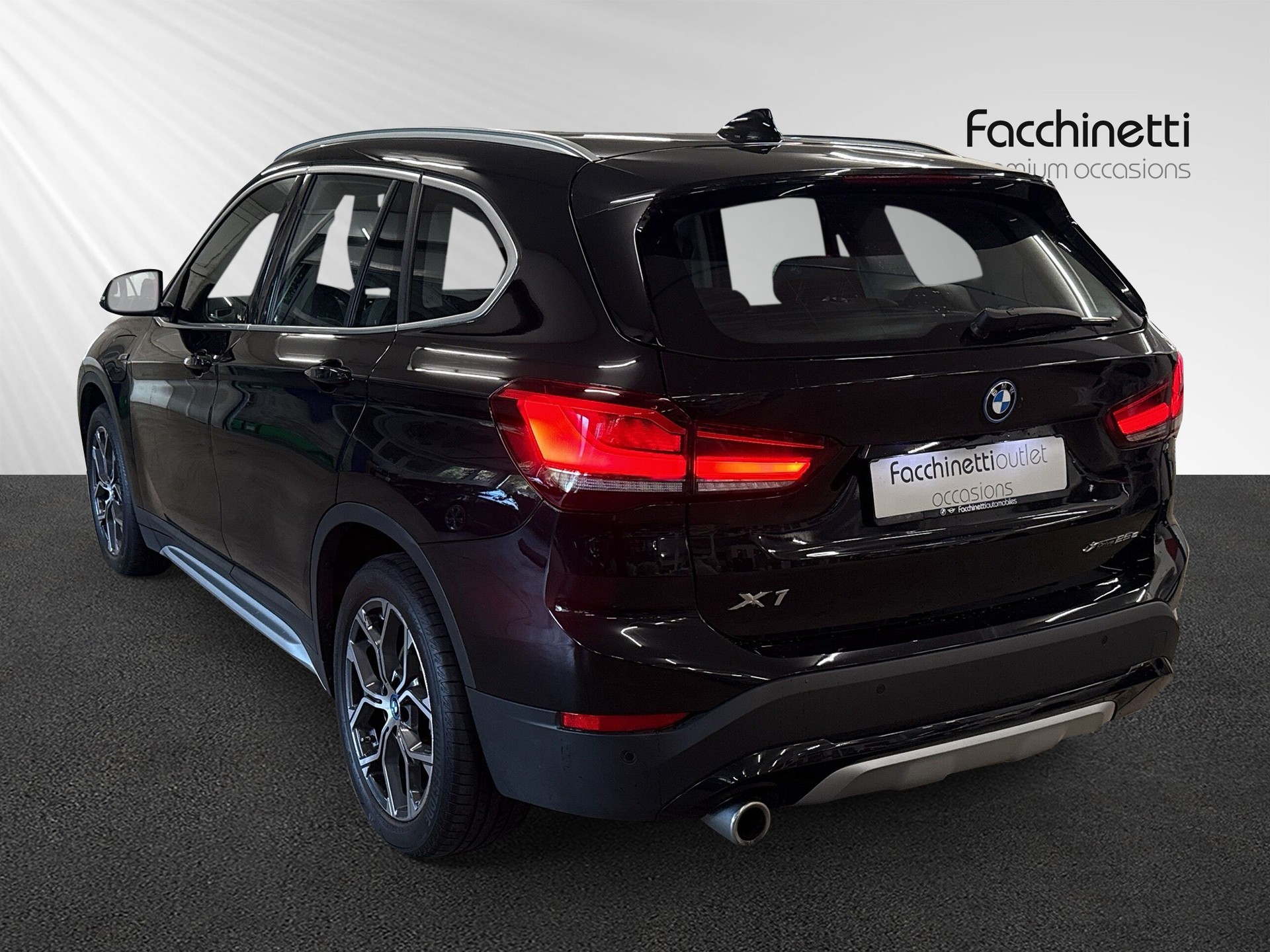 BMW X1 xDrive 25e xLine Steptronic-image-2