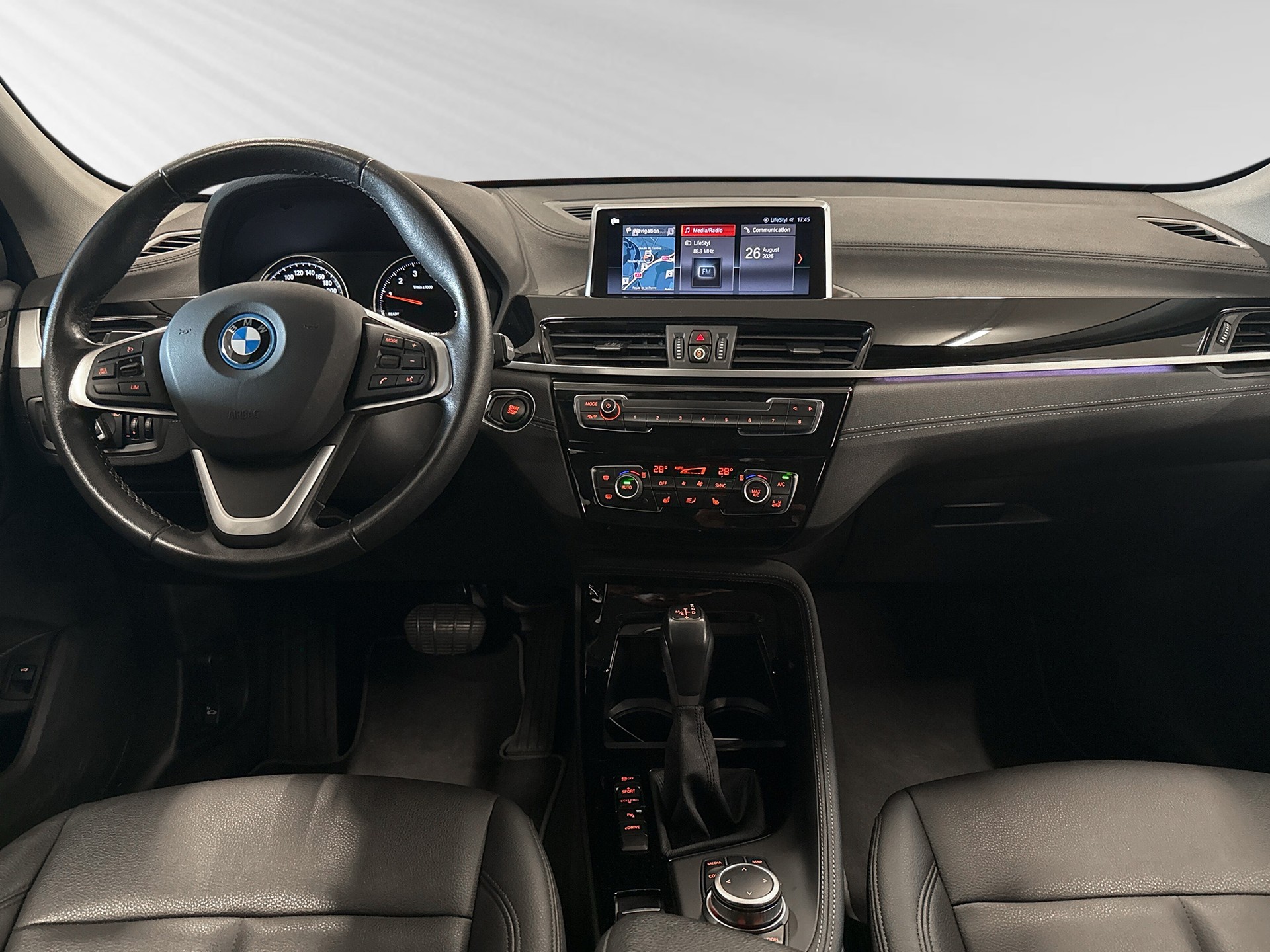 BMW X1 xDrive 25e xLine Steptronic-image-5