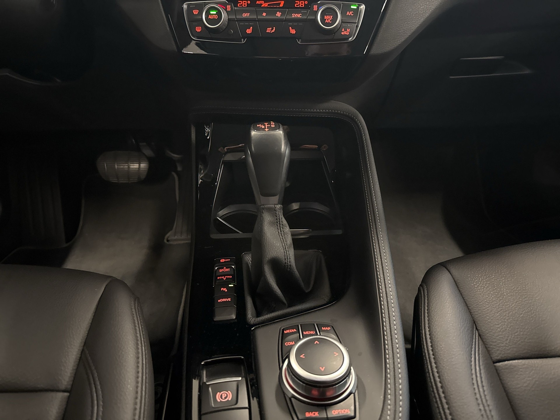 BMW X1 xDrive 25e xLine Steptronic-image-12