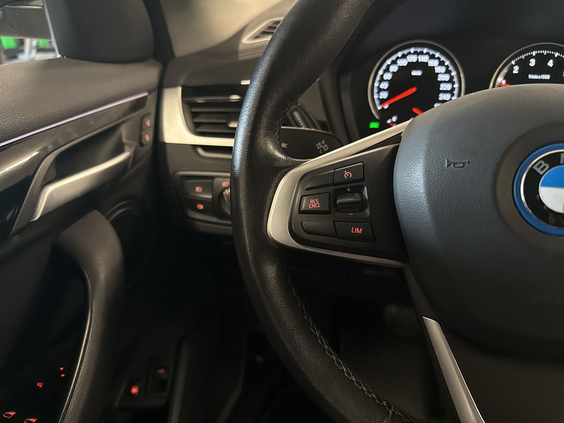 BMW X1 xDrive 25e xLine Steptronic-image-14