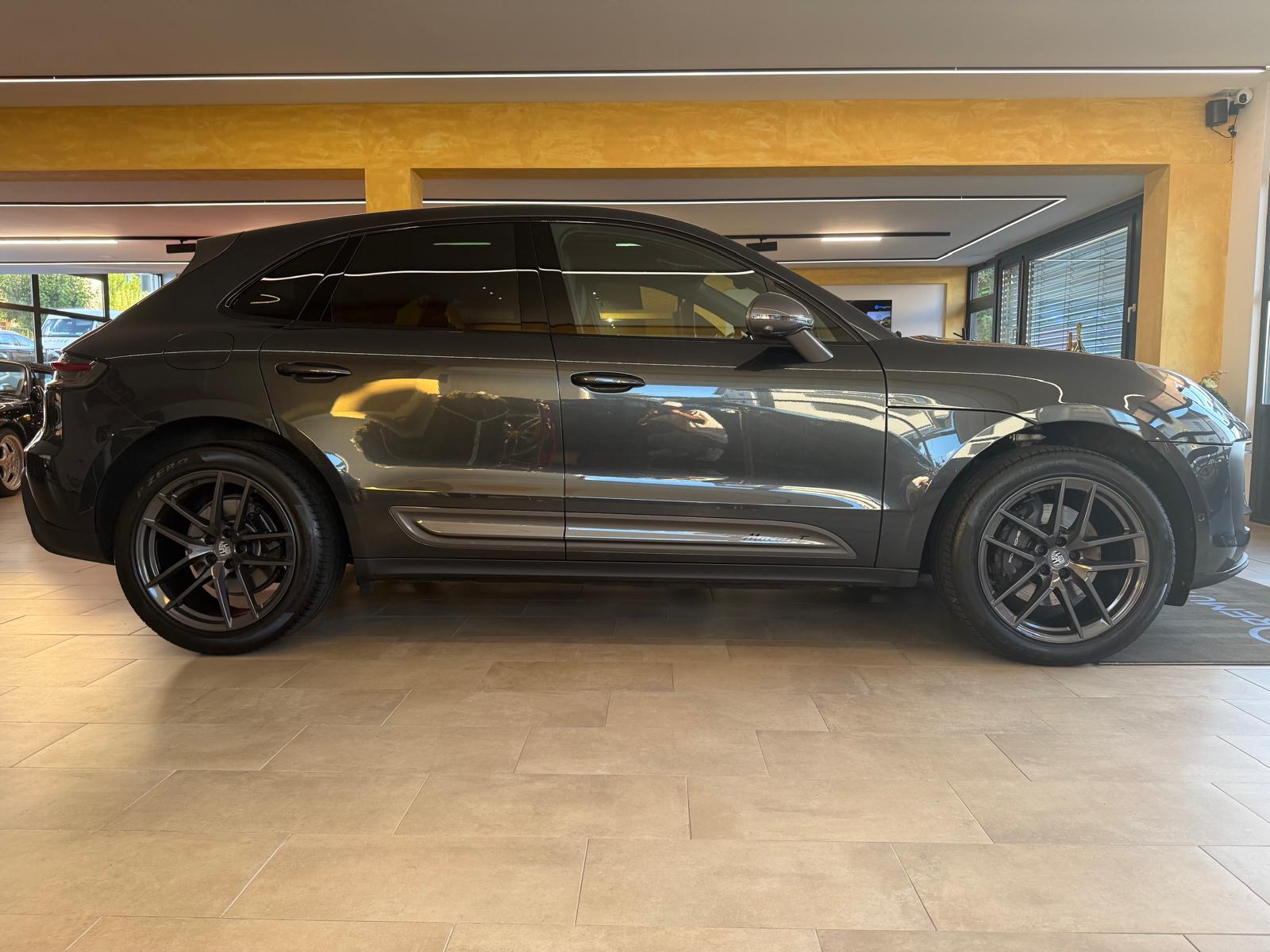 PORSCHE Macan T PDK-image-1