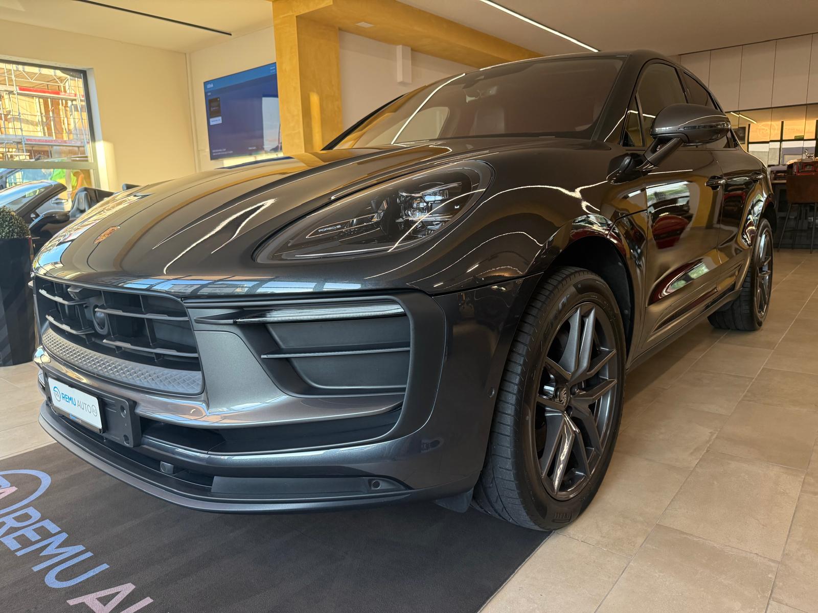 PORSCHE Macan T PDK-image-7