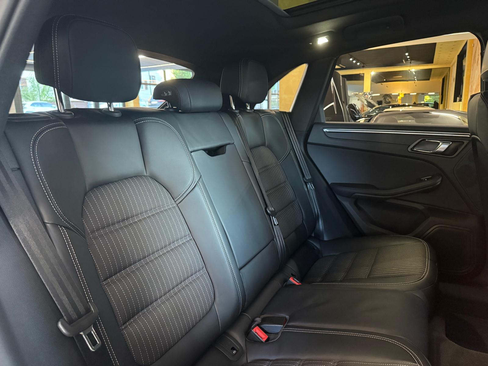 PORSCHE Macan T PDK-image-18
