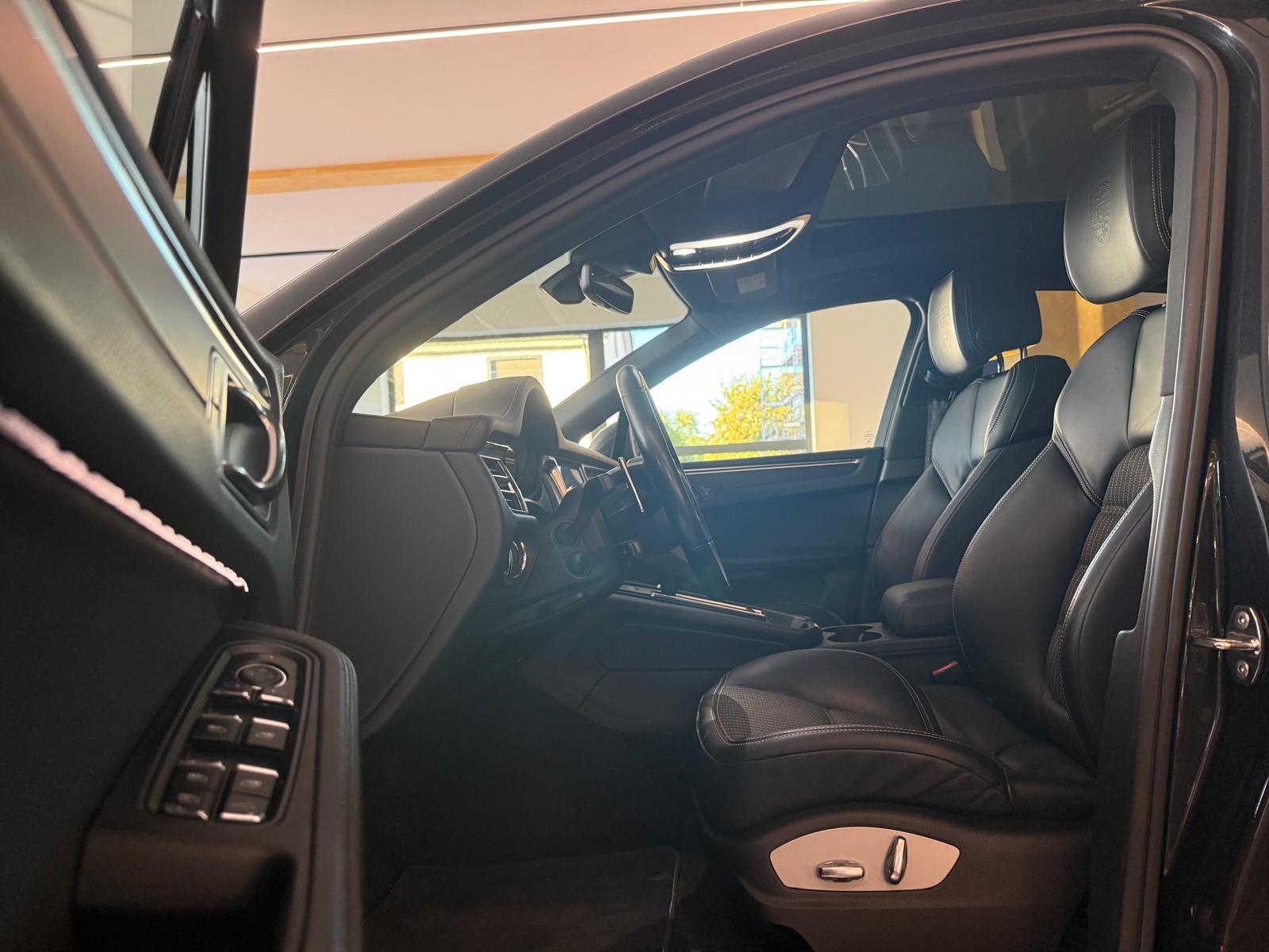 PORSCHE Macan T PDK-image-10