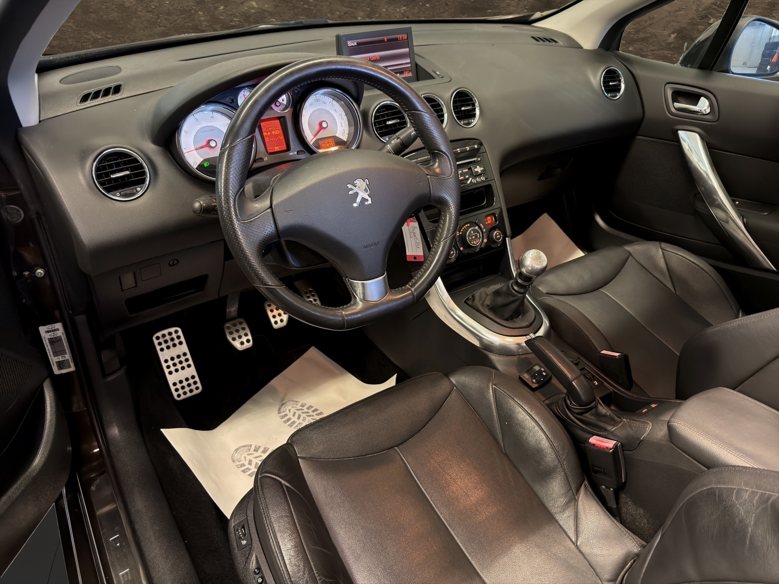 PEUGEOT 308 CC 1.6 16V Turbo Platinum-image-7
