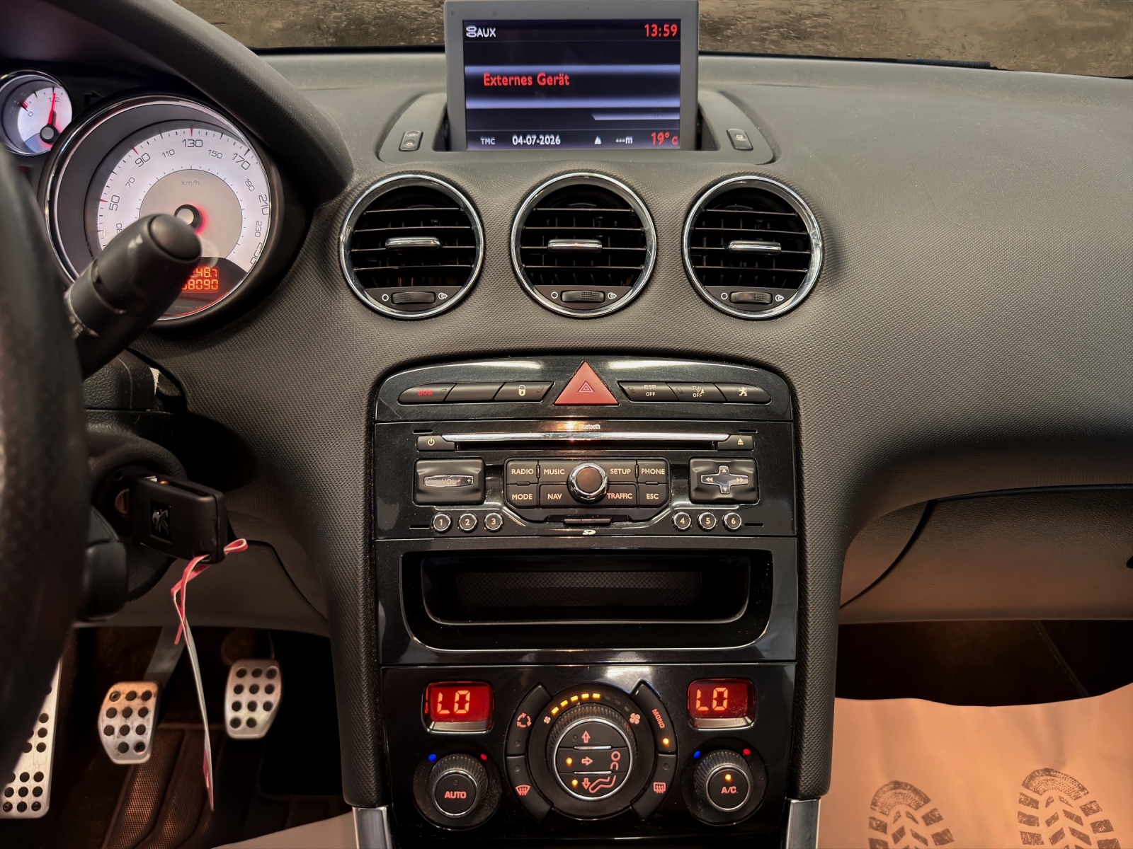 PEUGEOT 308 CC 1.6 16V Turbo Platinum-image-9
