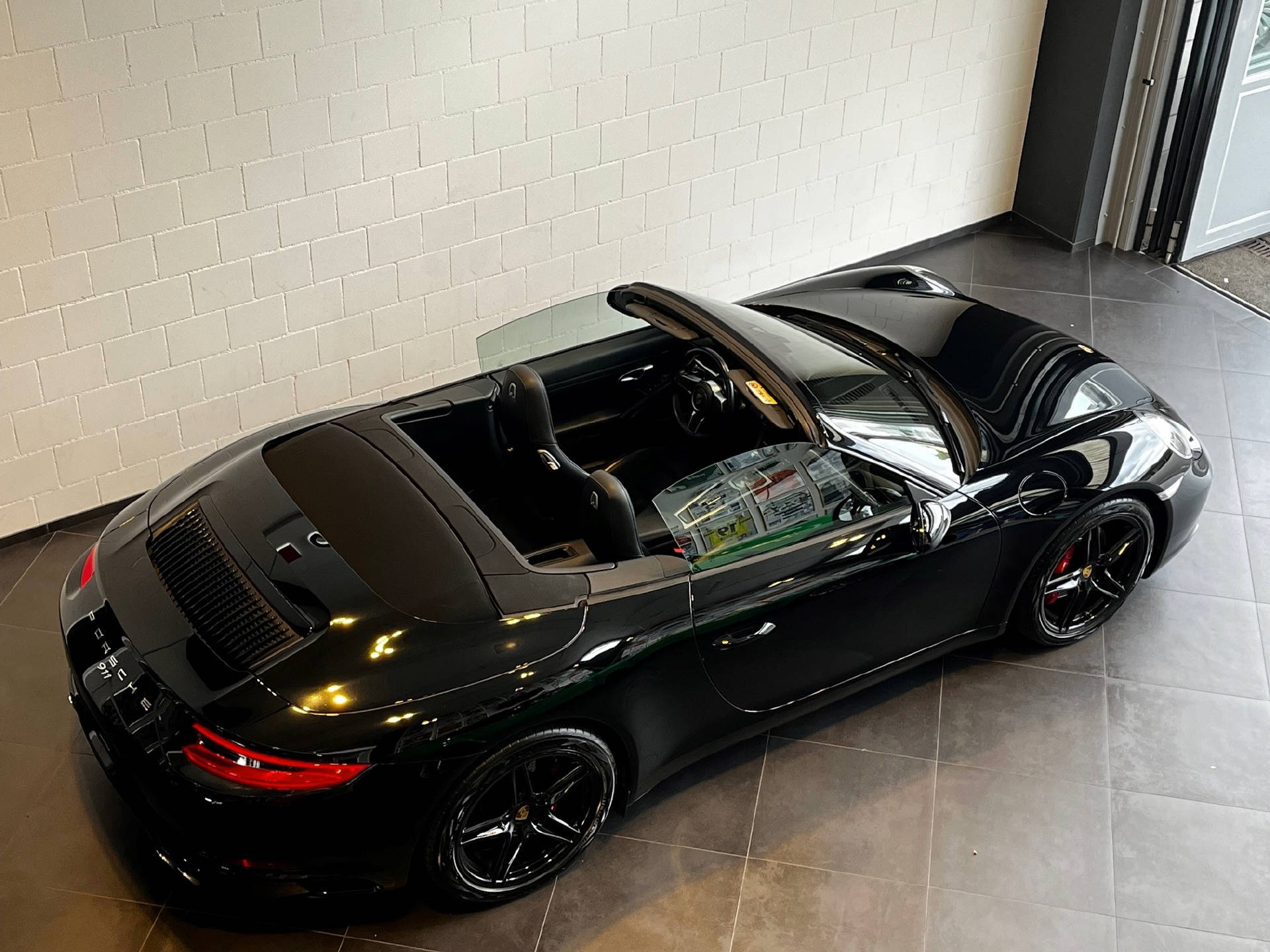 PORSCHE 911 Cabriolet 3.0 Carrera PDK-image-14