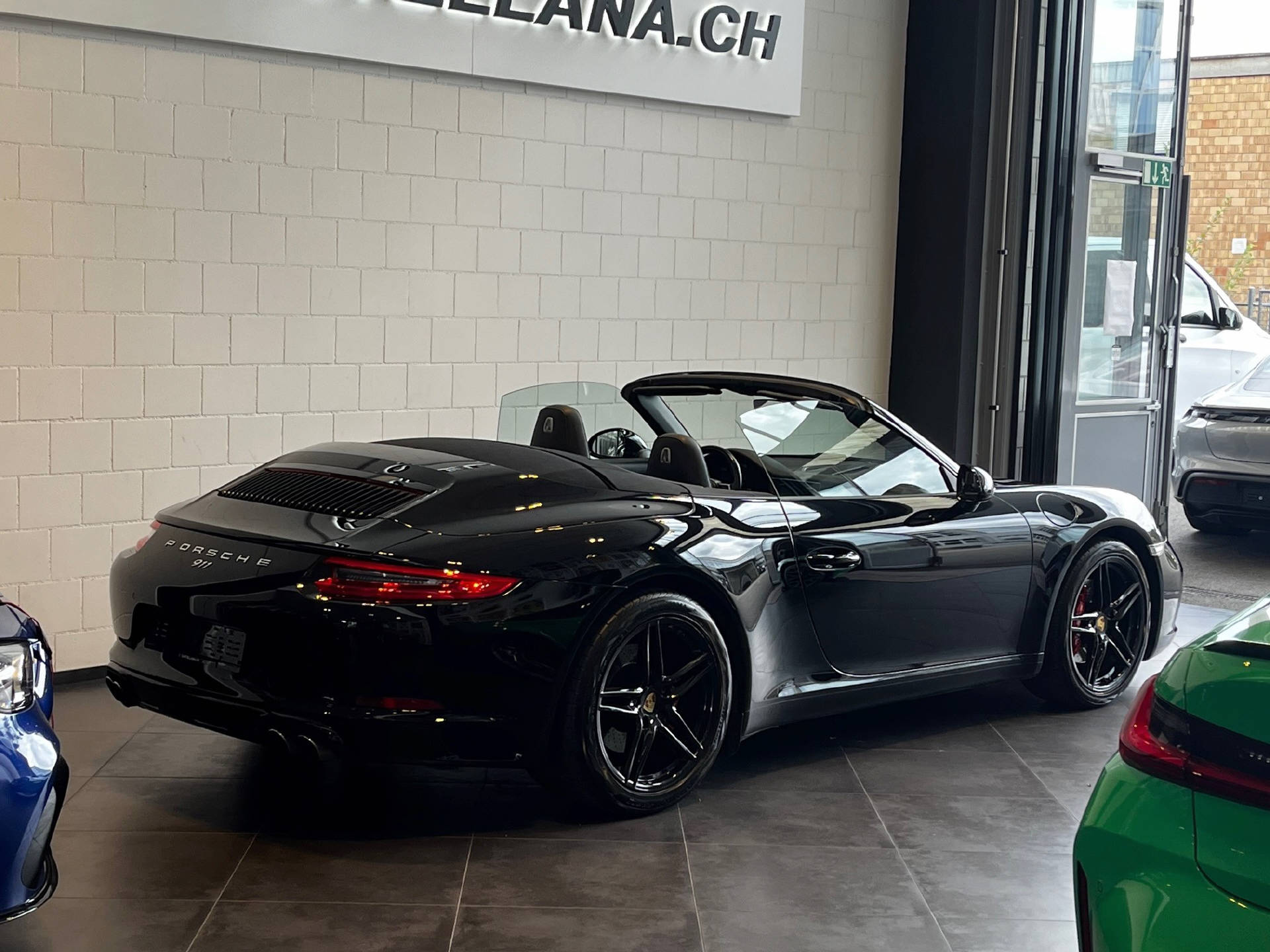 PORSCHE 911 Cabriolet 3.0 Carrera PDK-image-10