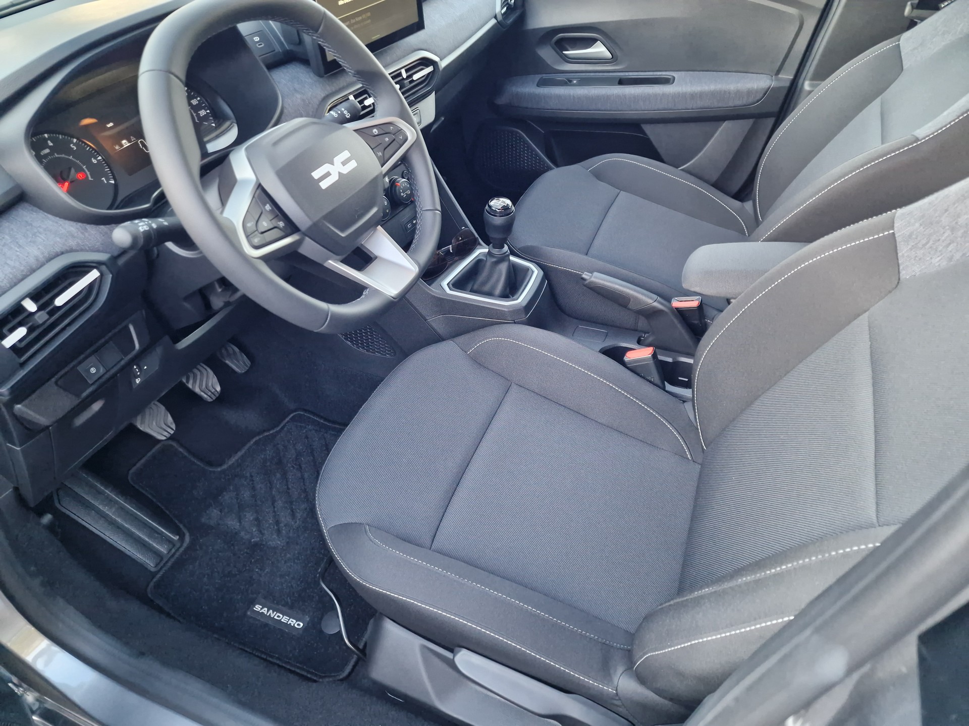 DACIA Sandero TCe 100 Expression-image-6