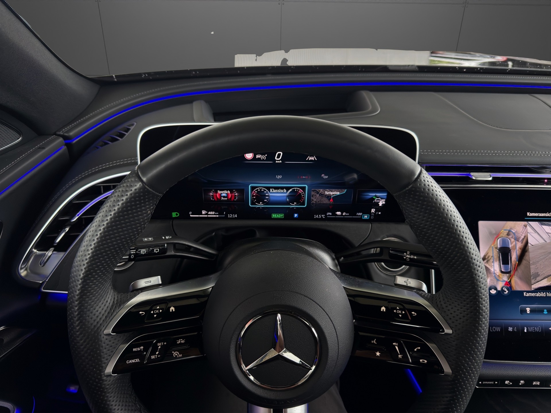 MERCEDES-BENZ E 300 de T 4Matic EQ Hybrid 9G-Tronic AMG Line-image-15