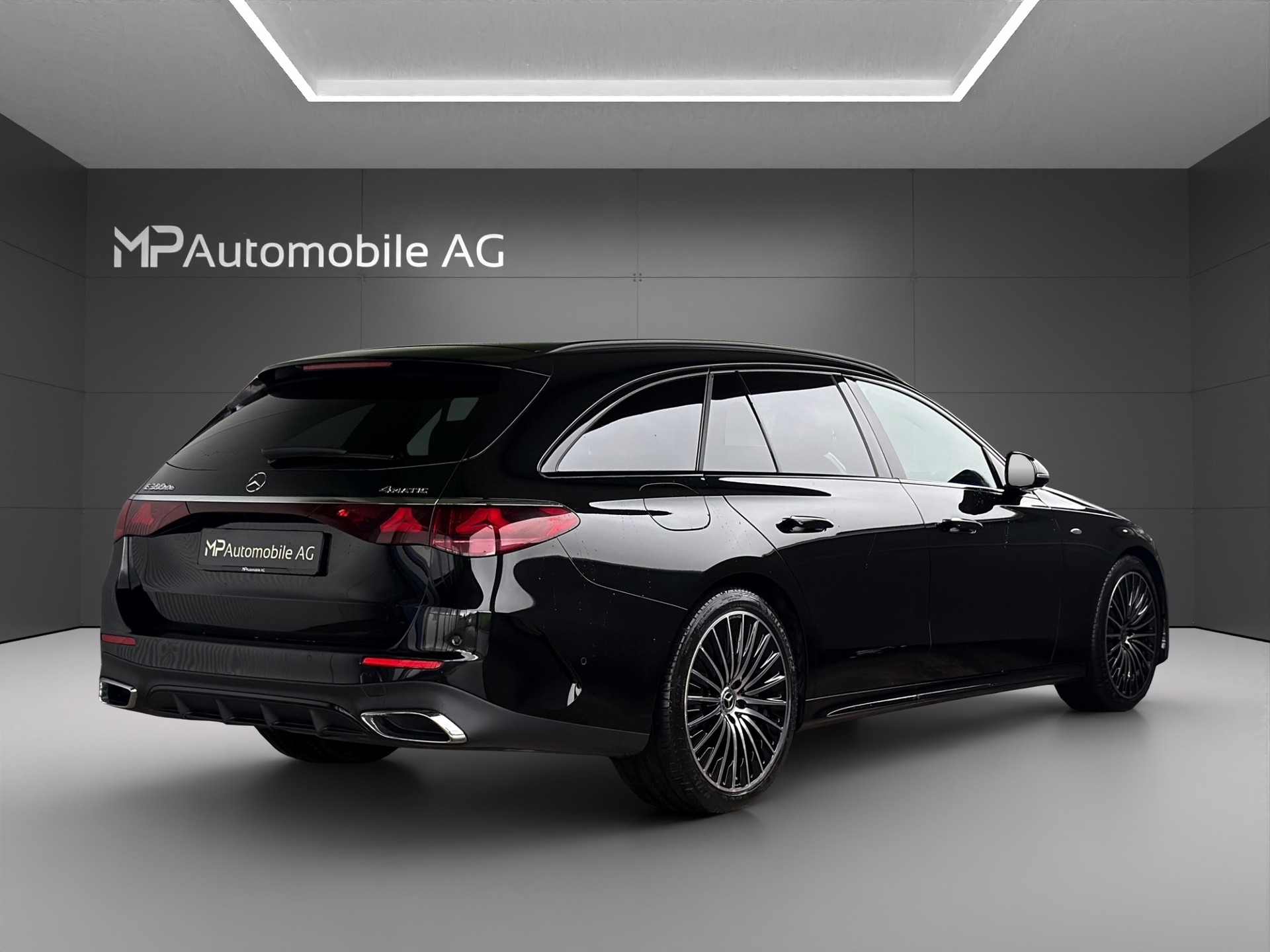 MERCEDES-BENZ E 300 de T 4Matic EQ Hybrid 9G-Tronic AMG Line-image-2