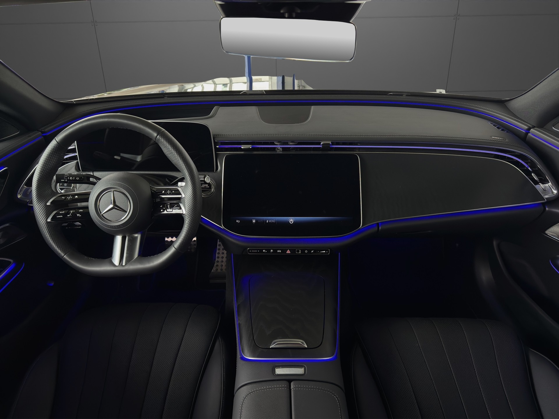 MERCEDES-BENZ E 300 de T 4Matic EQ Hybrid 9G-Tronic AMG Line-image-14