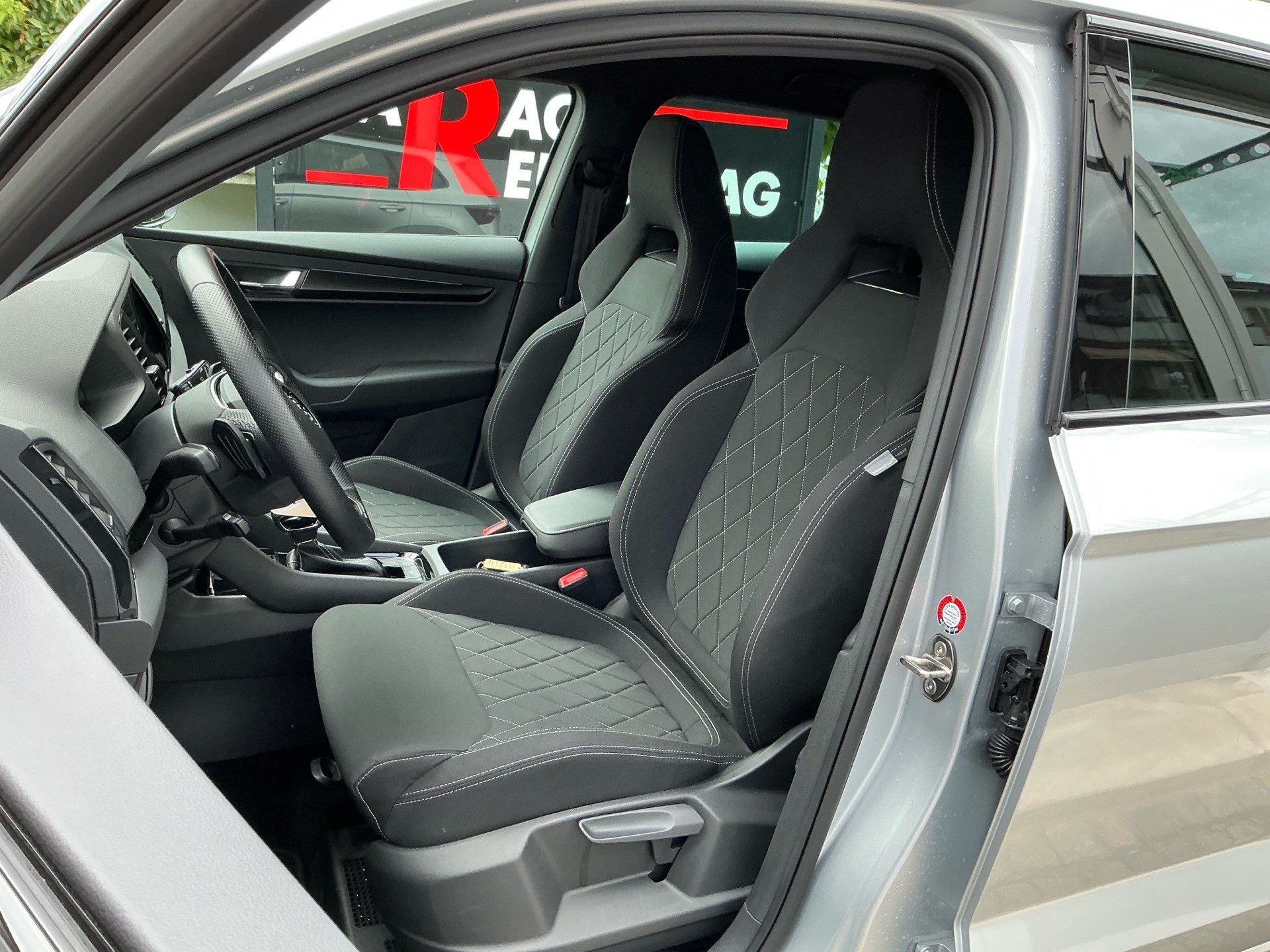 SKODA Karoq Sportline 4x4-image-7