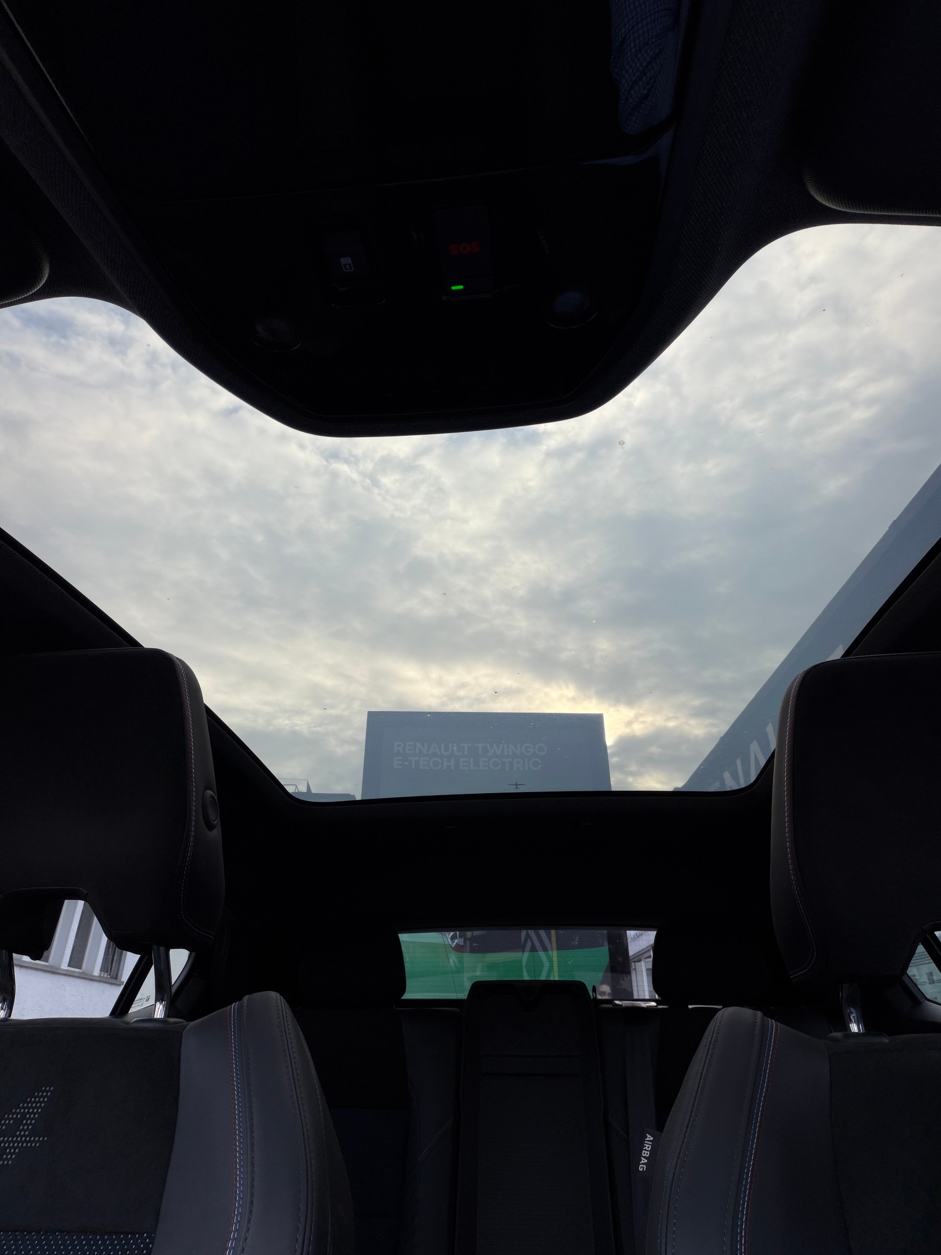 RENAULT Rafale 1.2 E-Tech Plug-in Hybrid 300 4x4 Atelier Alpine-image-18