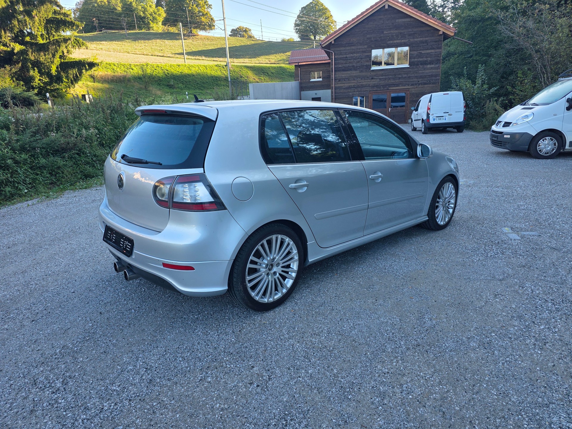 VW Golf R32 4Motion-image-5