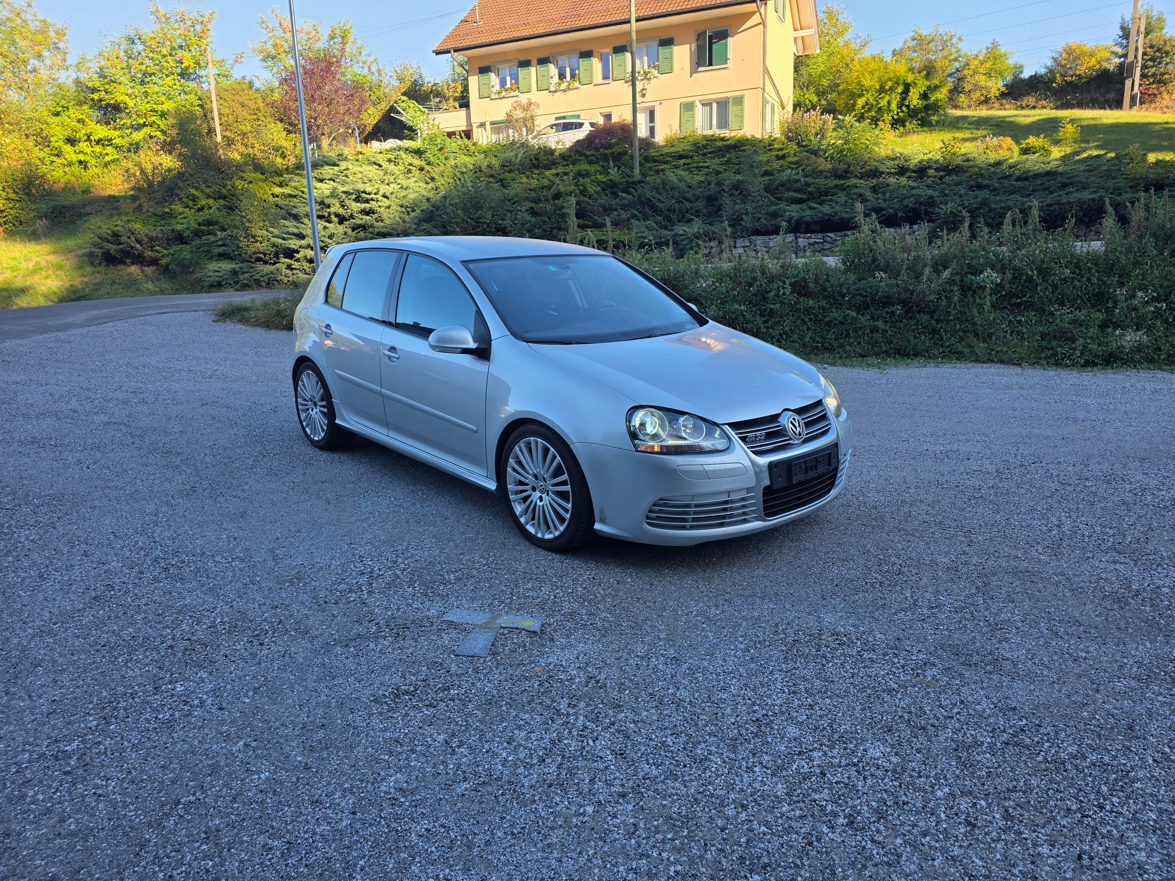 VW Golf R32 4Motion — slika 1