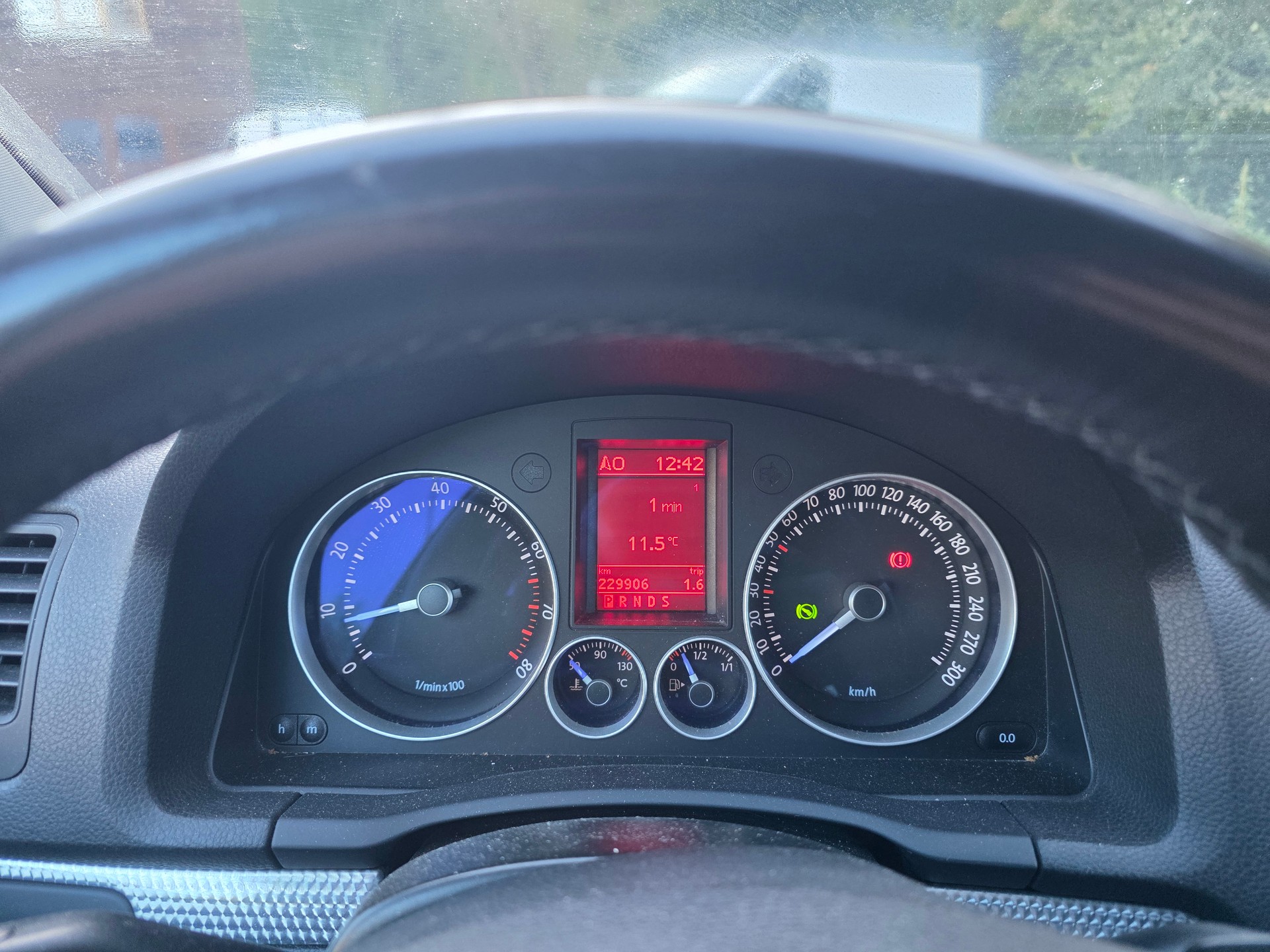 VW Golf R32 4Motion-image-10