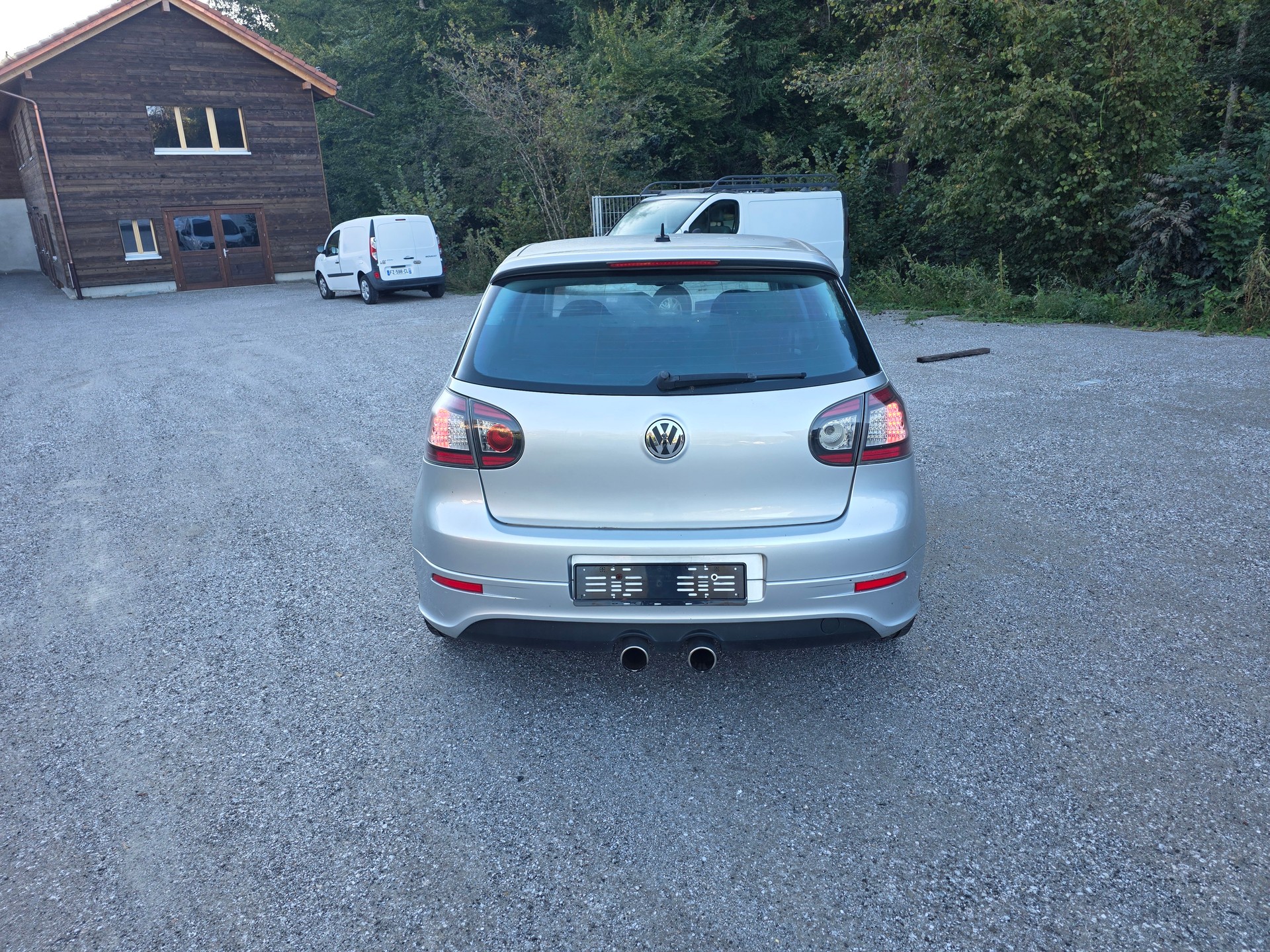 VW Golf R32 4Motion-image-3