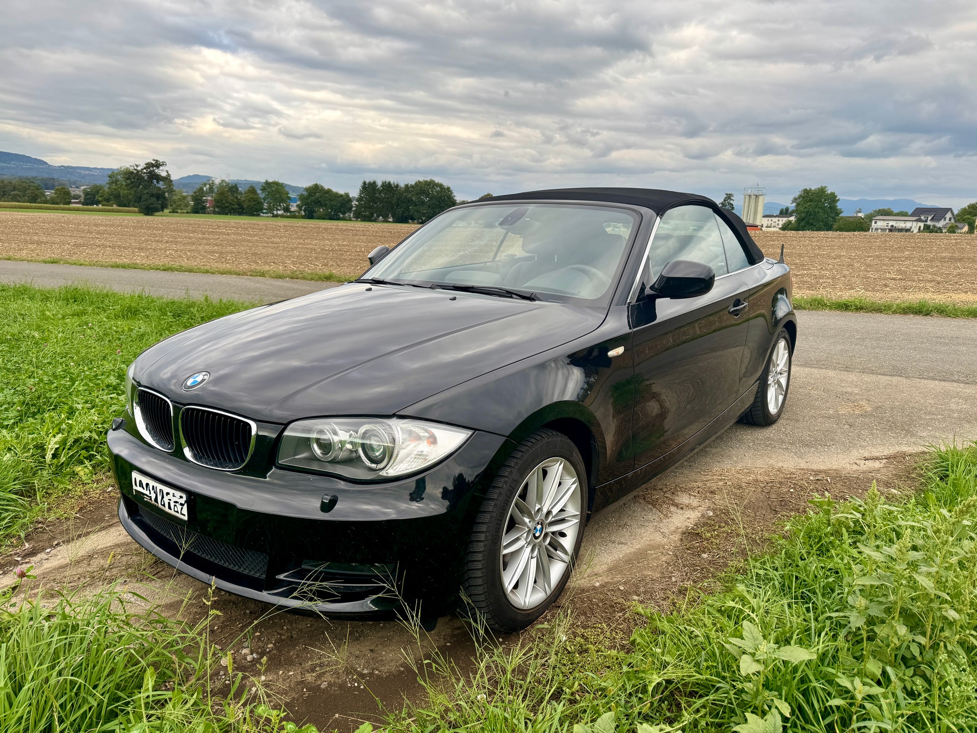 BMW 120i-image-3