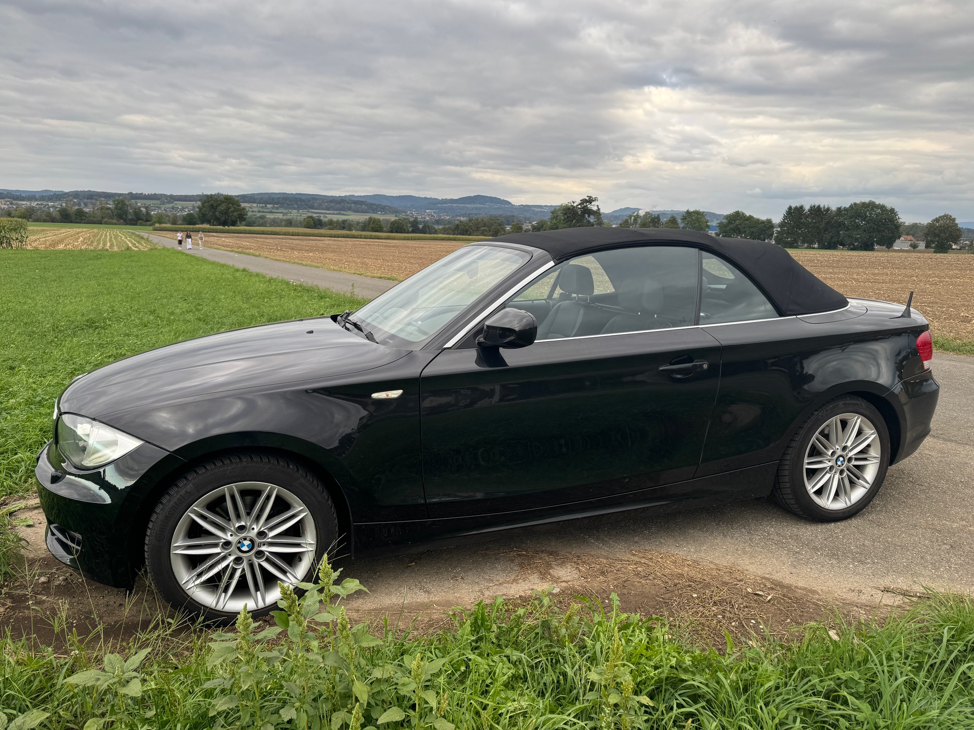 BMW 120i-image-4
