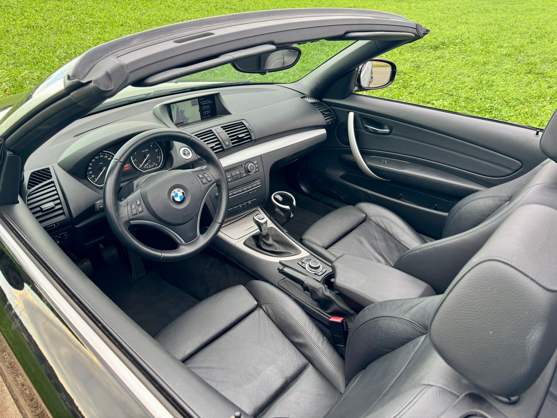 BMW 120i-image-2