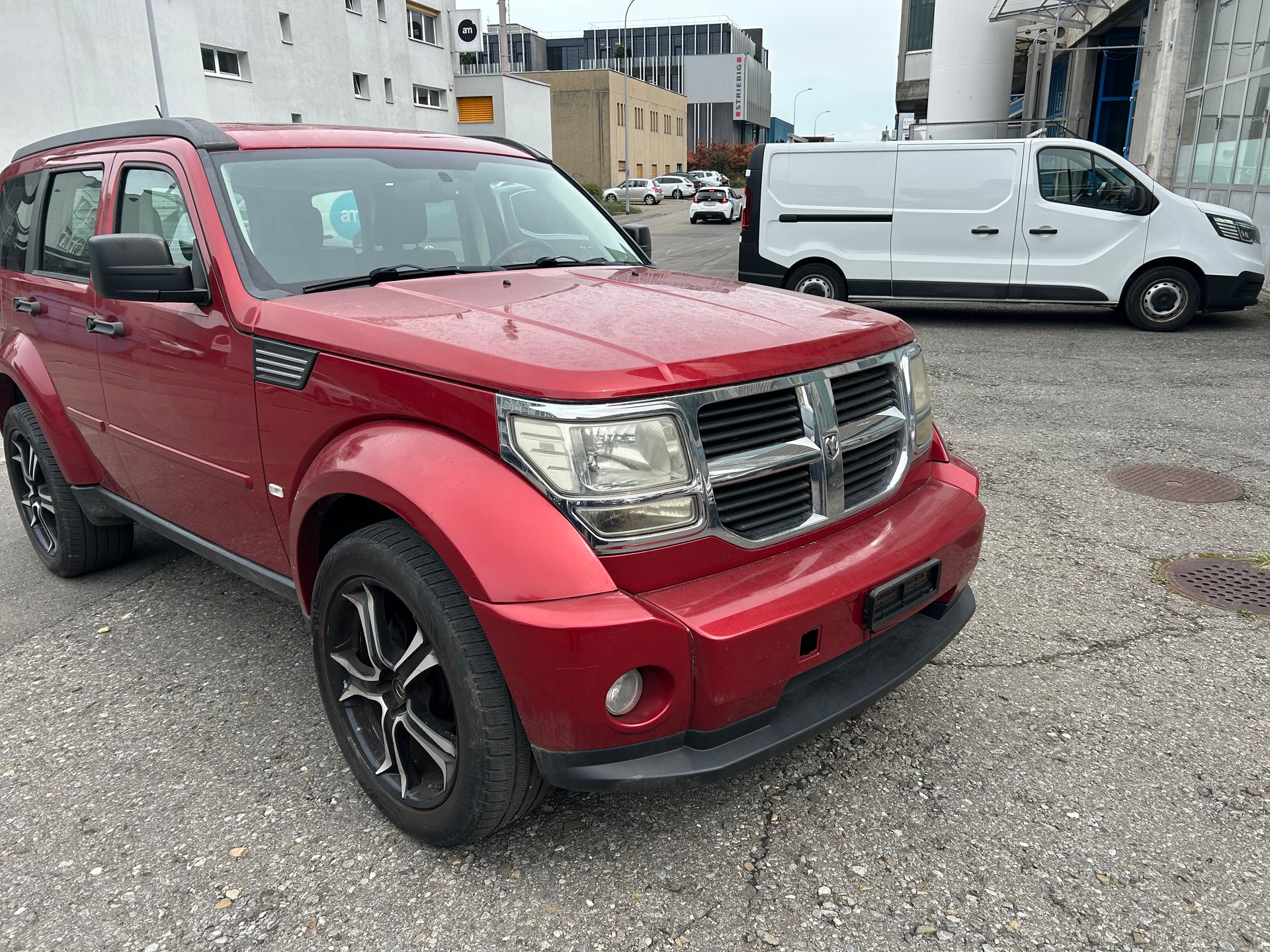 DODGE Nitro 2.8 CRD Blackline Automatic-image-2