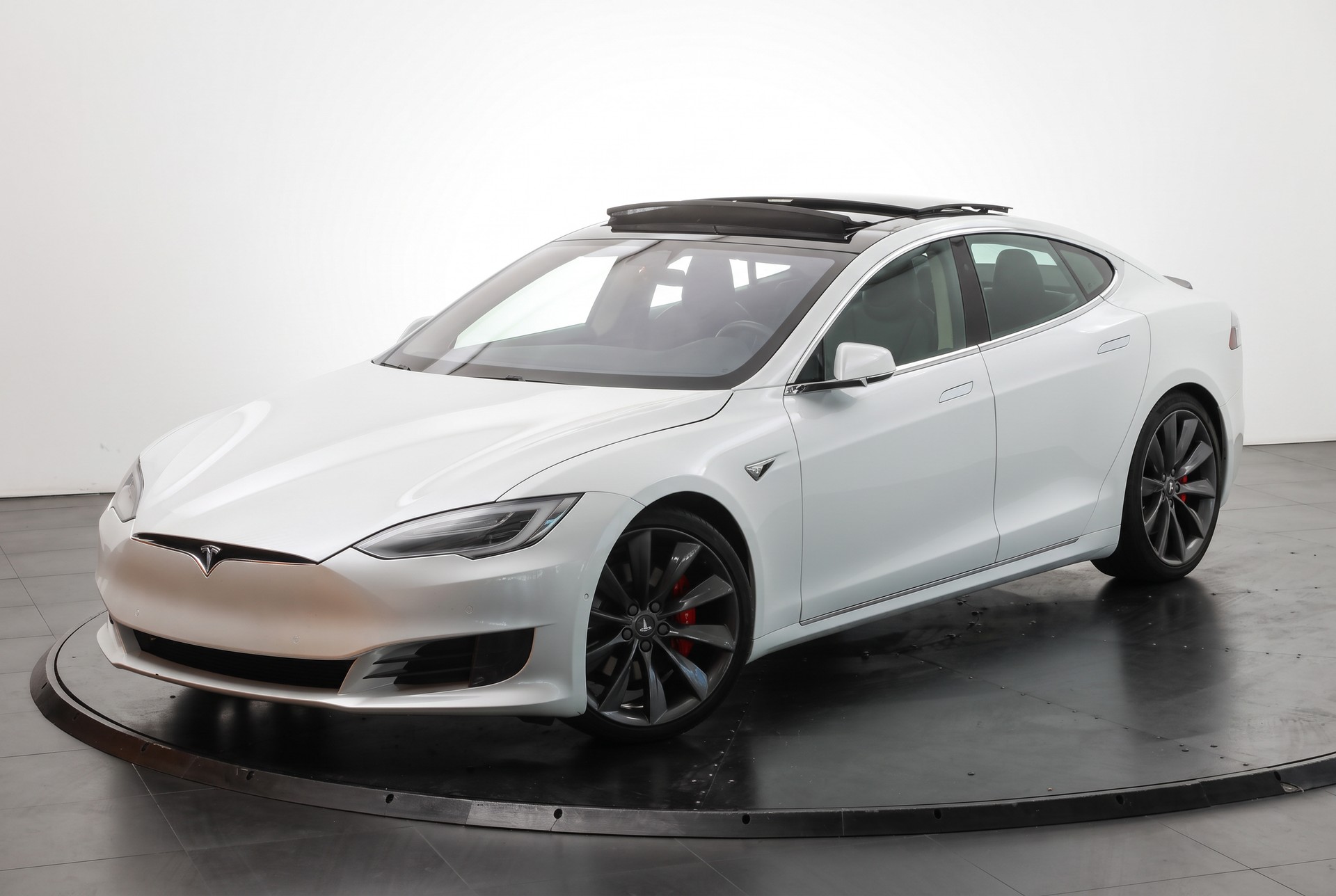 TESLA Model S 90 D Performance * CCS * Lifetime Supercharge SC01-image-3