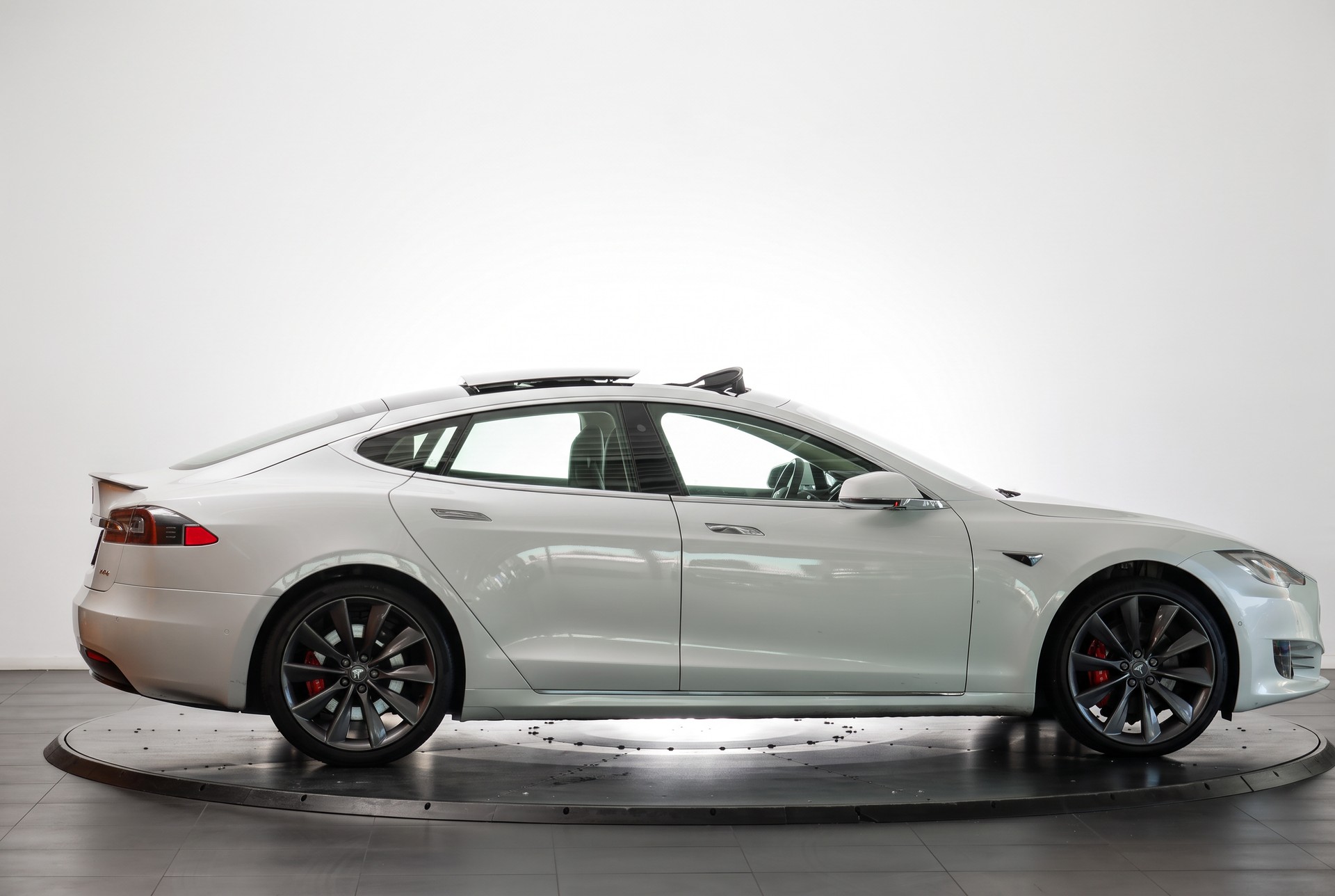 TESLA Model S 90 D Performance * CCS * Lifetime Supercharge SC01-image-6