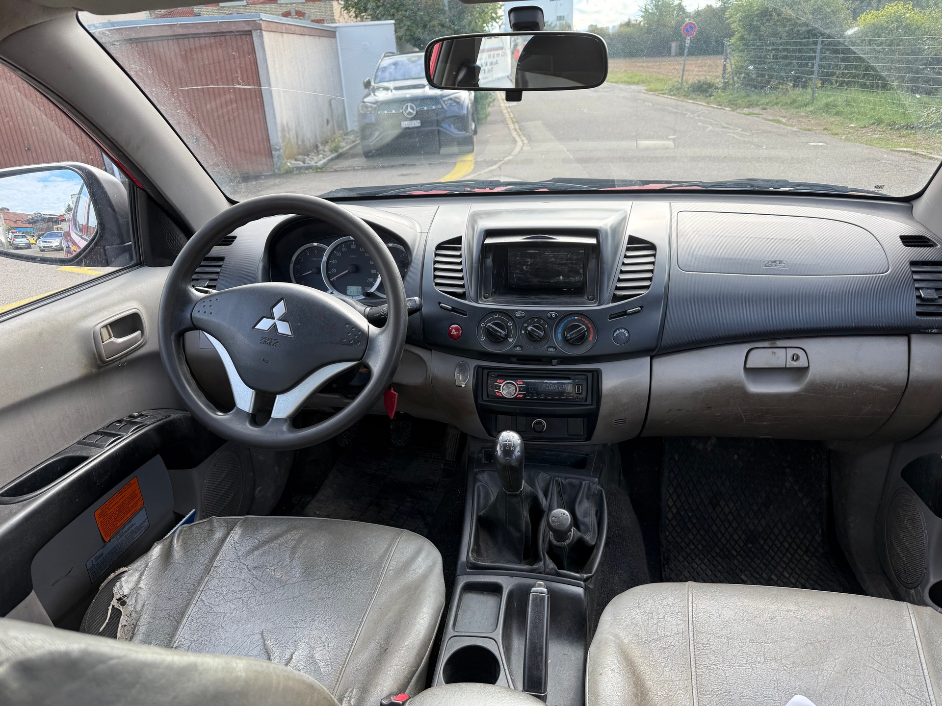 MITSUBISHI L-image-7