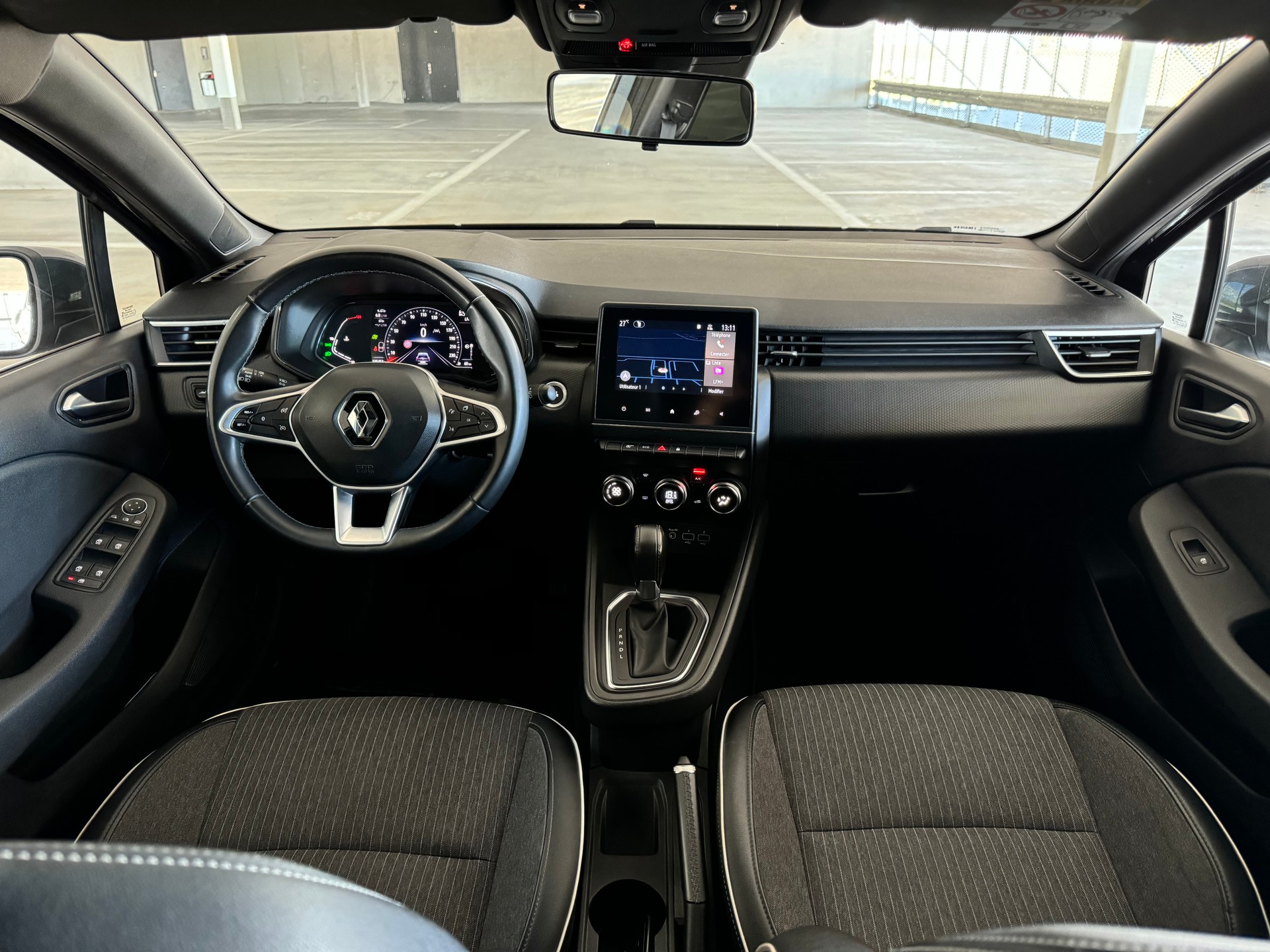 RENAULT Clio 1.0 Equilibre CVT-image-8