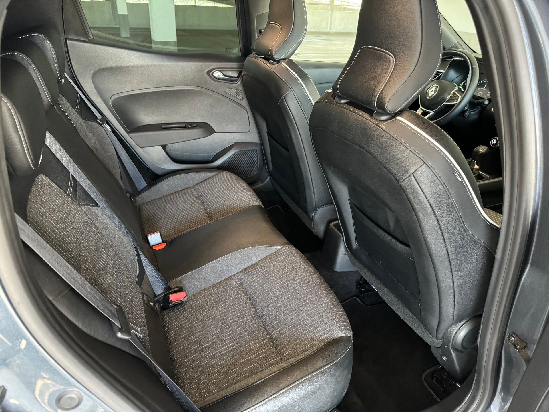 RENAULT Clio 1.0 Equilibre CVT-image-14