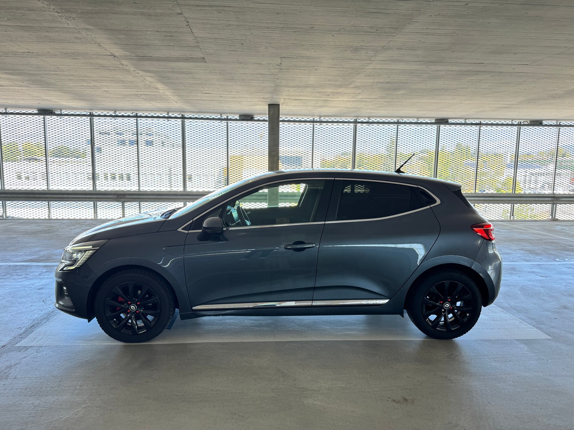 RENAULT Clio 1.0 Equilibre CVT-image-3