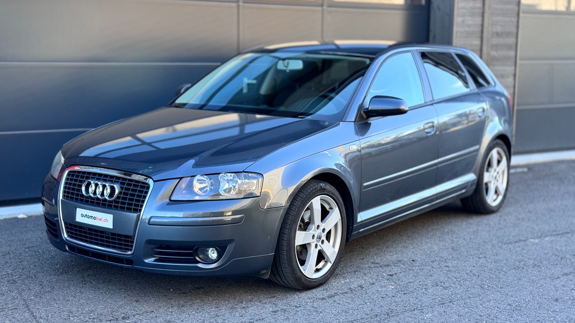 AUDI A3 Sportback 1.8 Turbo FSI Ambition-image-0