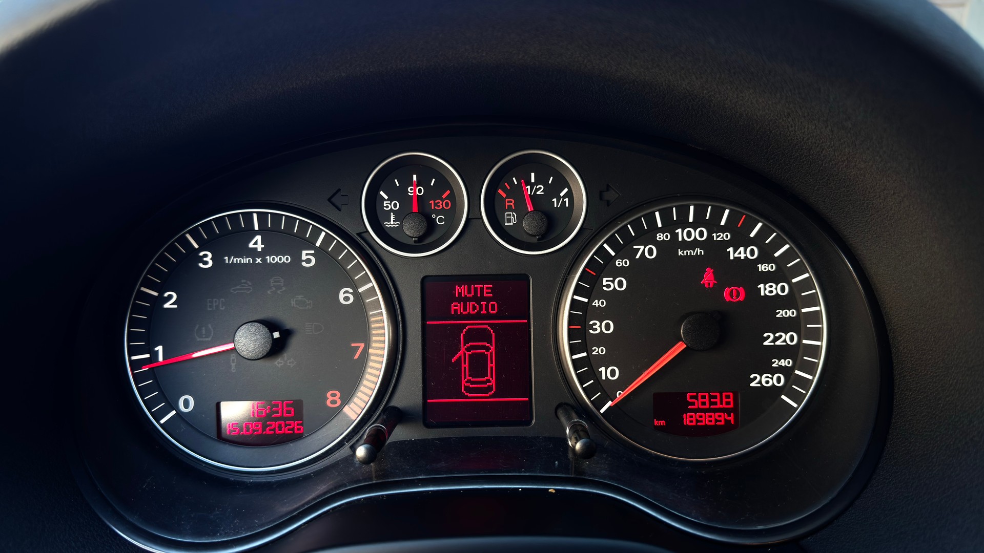 AUDI A3 Sportback 1.8 Turbo FSI Ambition-image-9