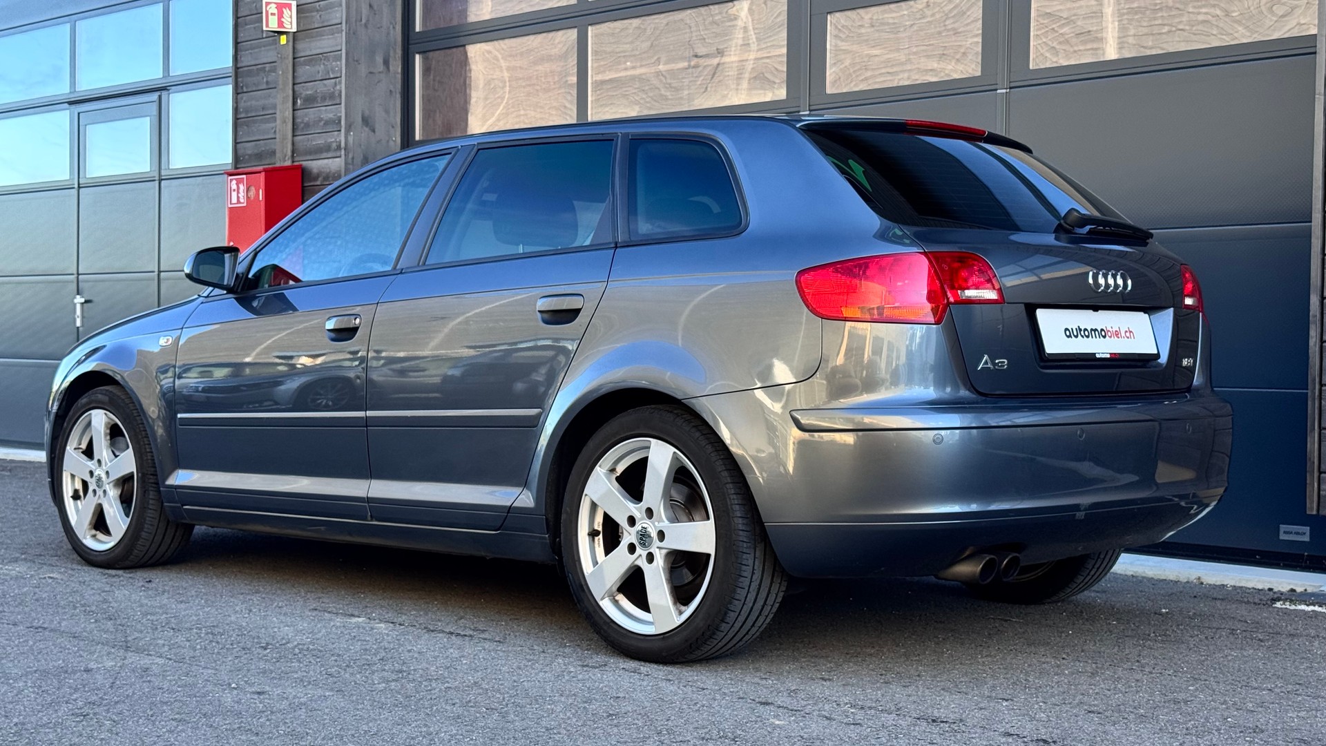 AUDI A3 Sportback 1.8 Turbo FSI Ambition-image-3
