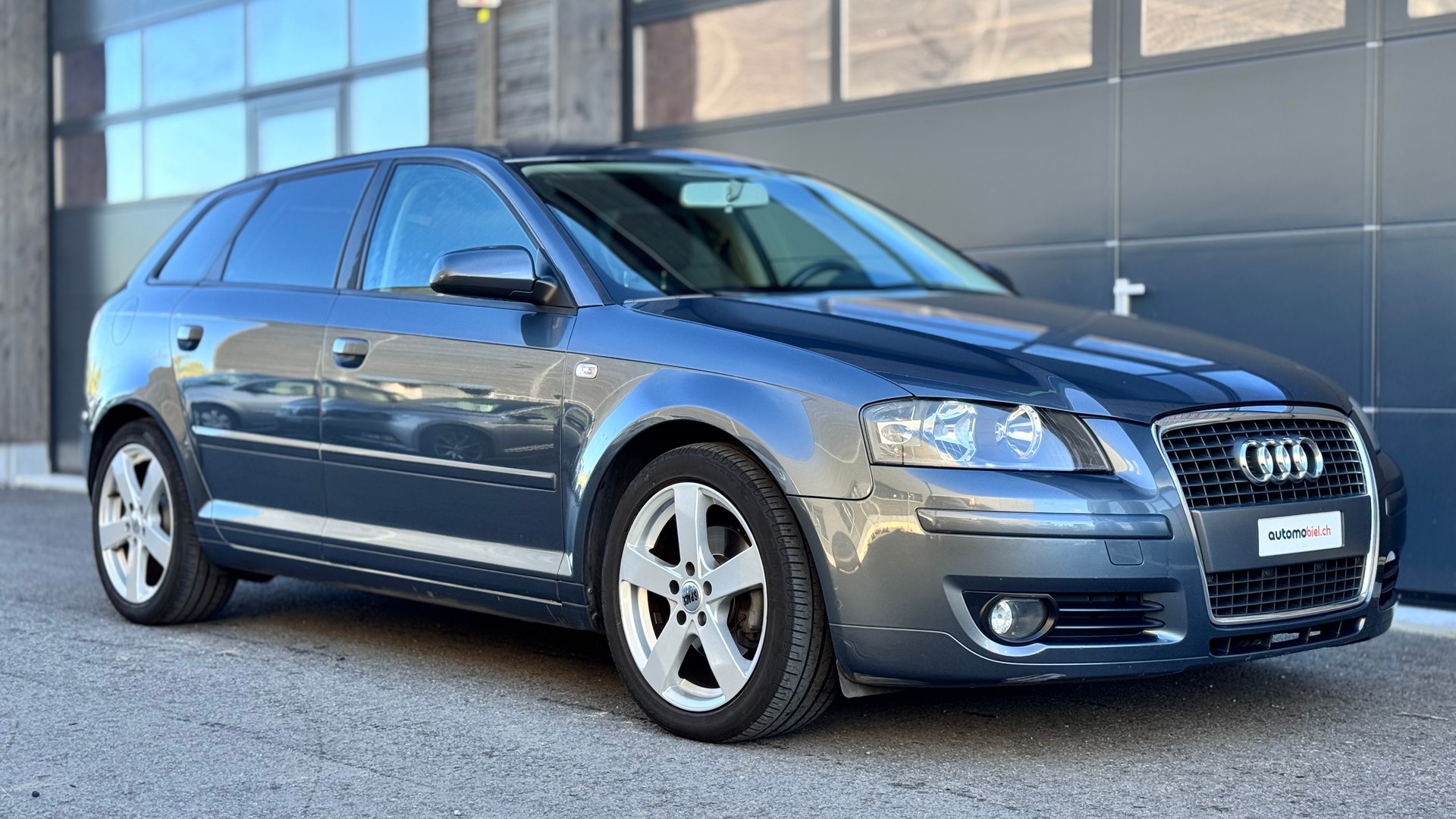 AUDI A3 Sportback 1.8 Turbo FSI Ambition-image-2