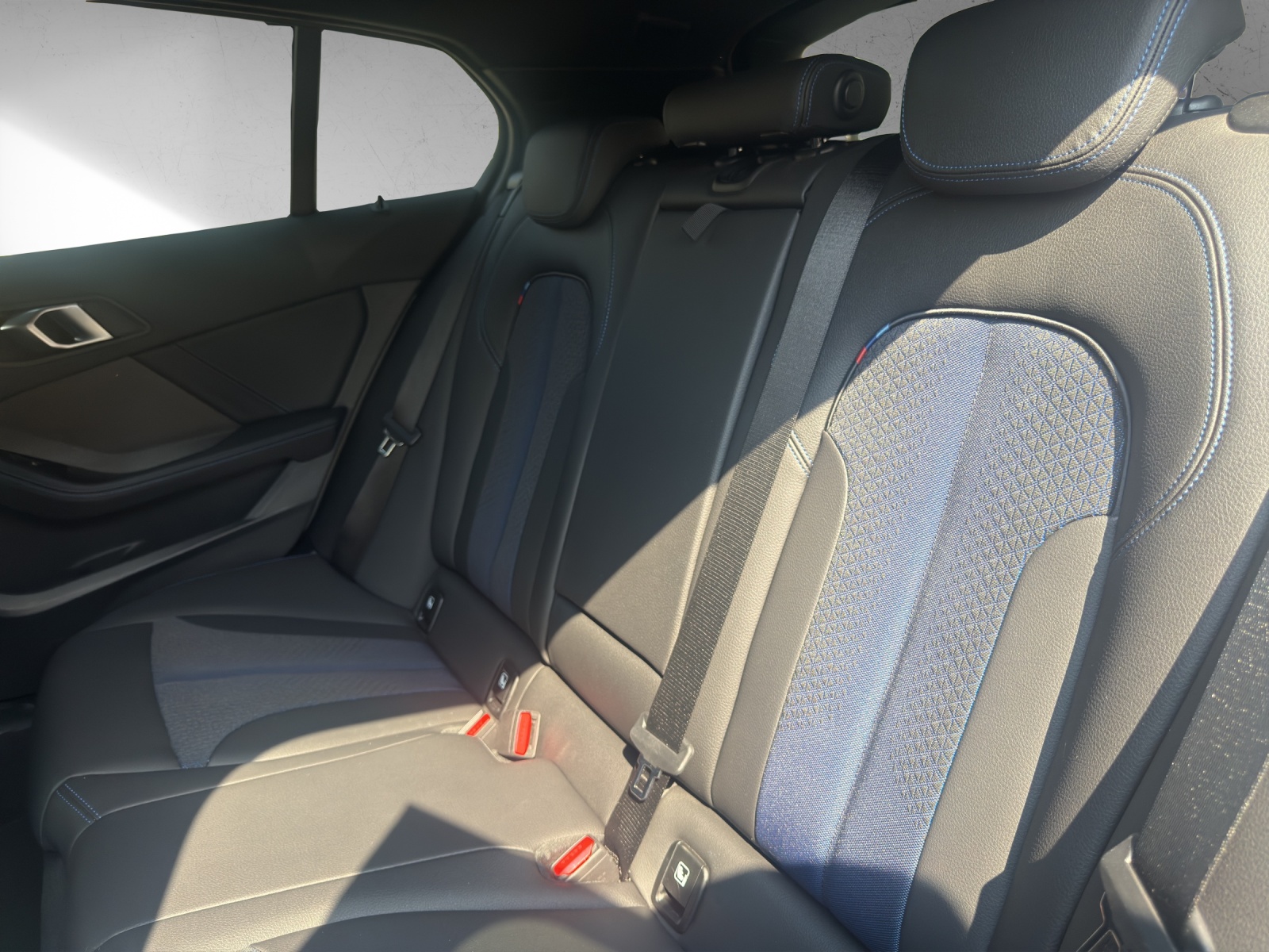 BMW 118i Pure M Sport Steptronic-image-16