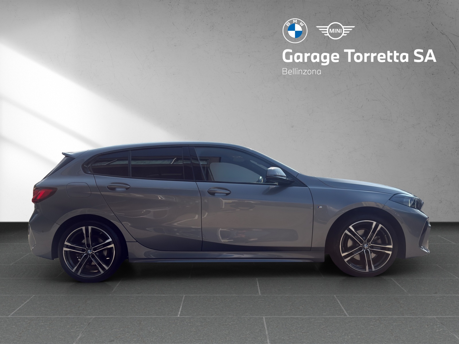 BMW 118i Pure M Sport Steptronic-image-5
