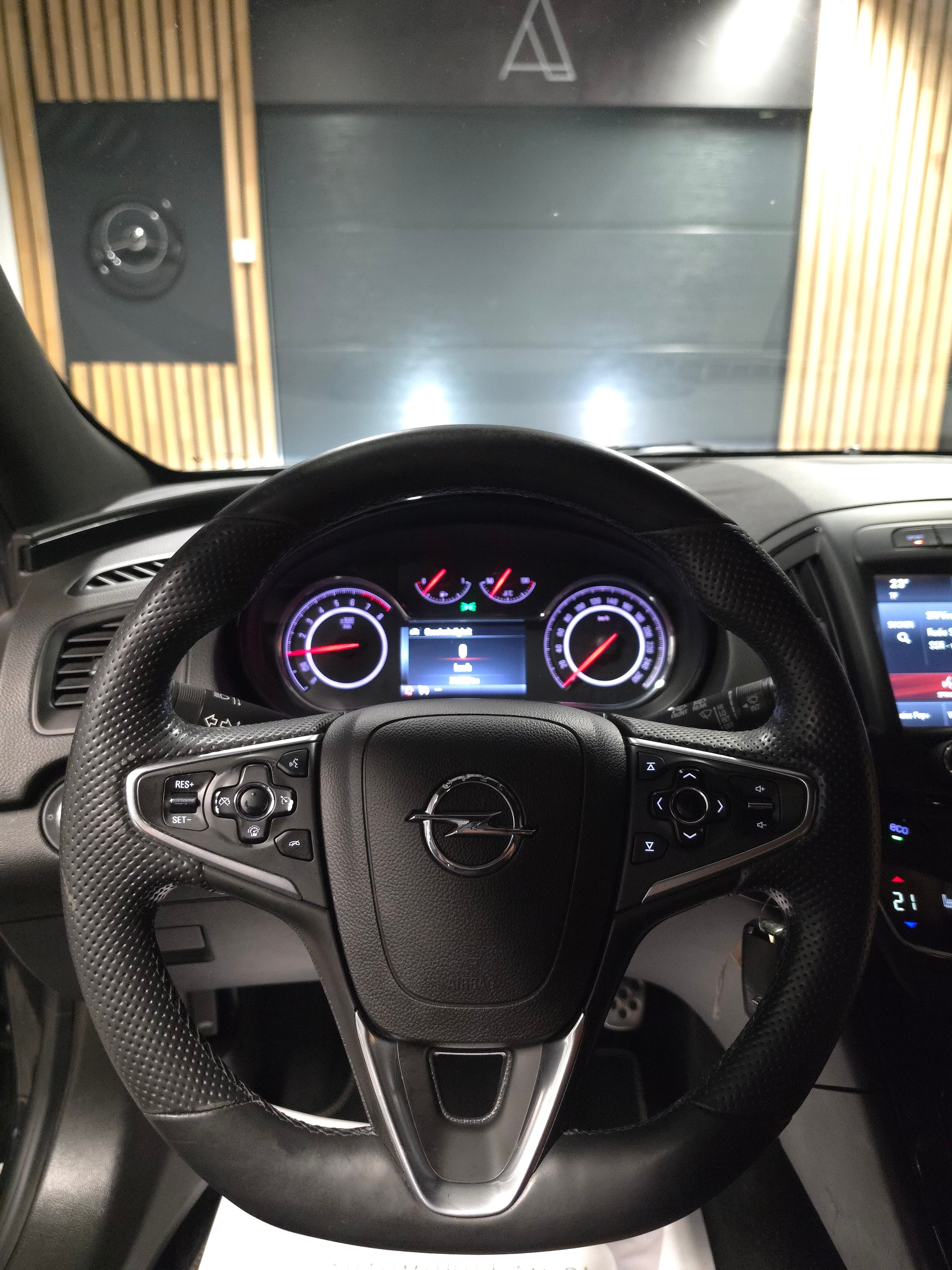 OPEL Insignia Sports Tourer 2.0 Turbo Sport-image-17